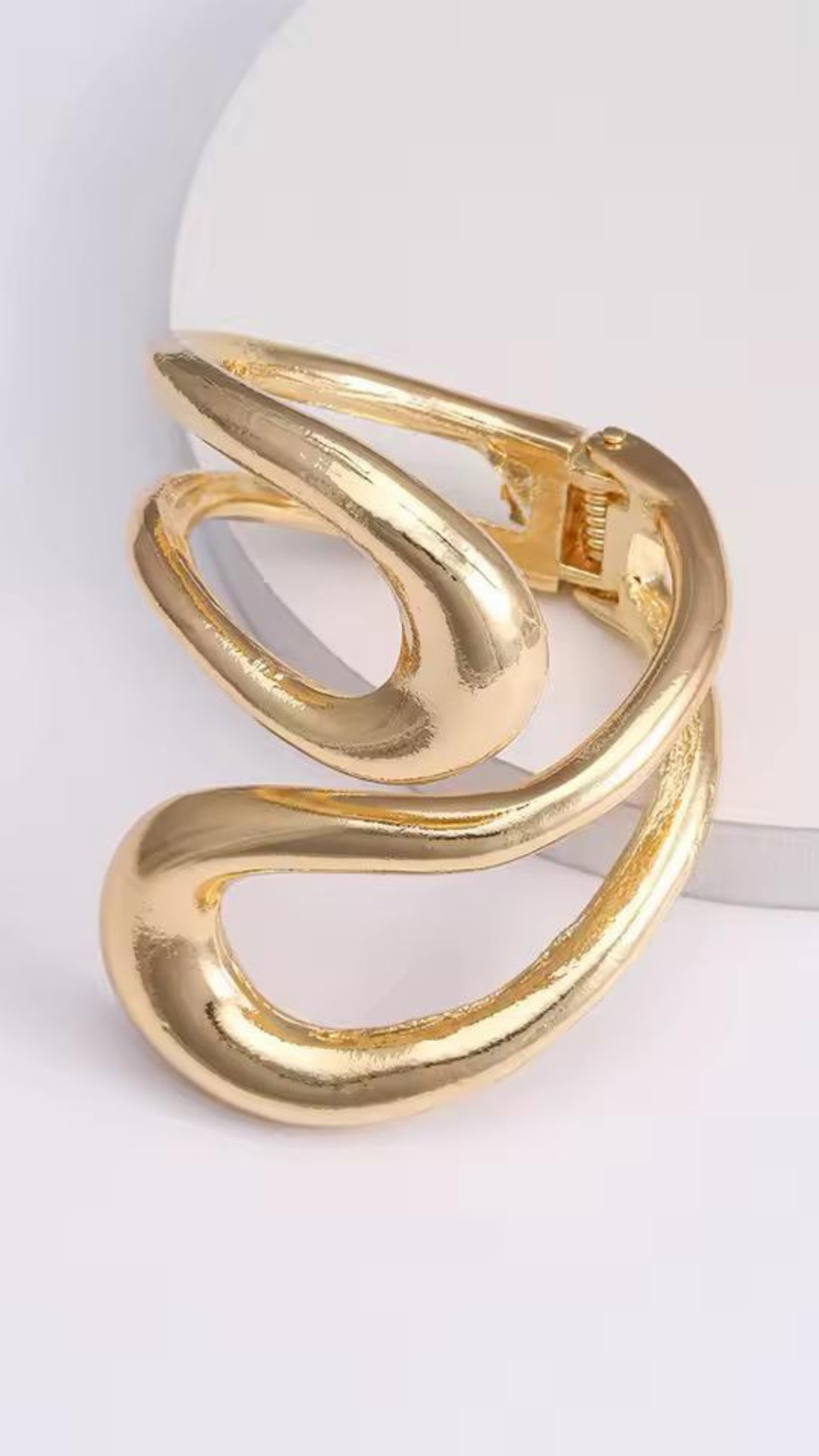 Ora Cuff