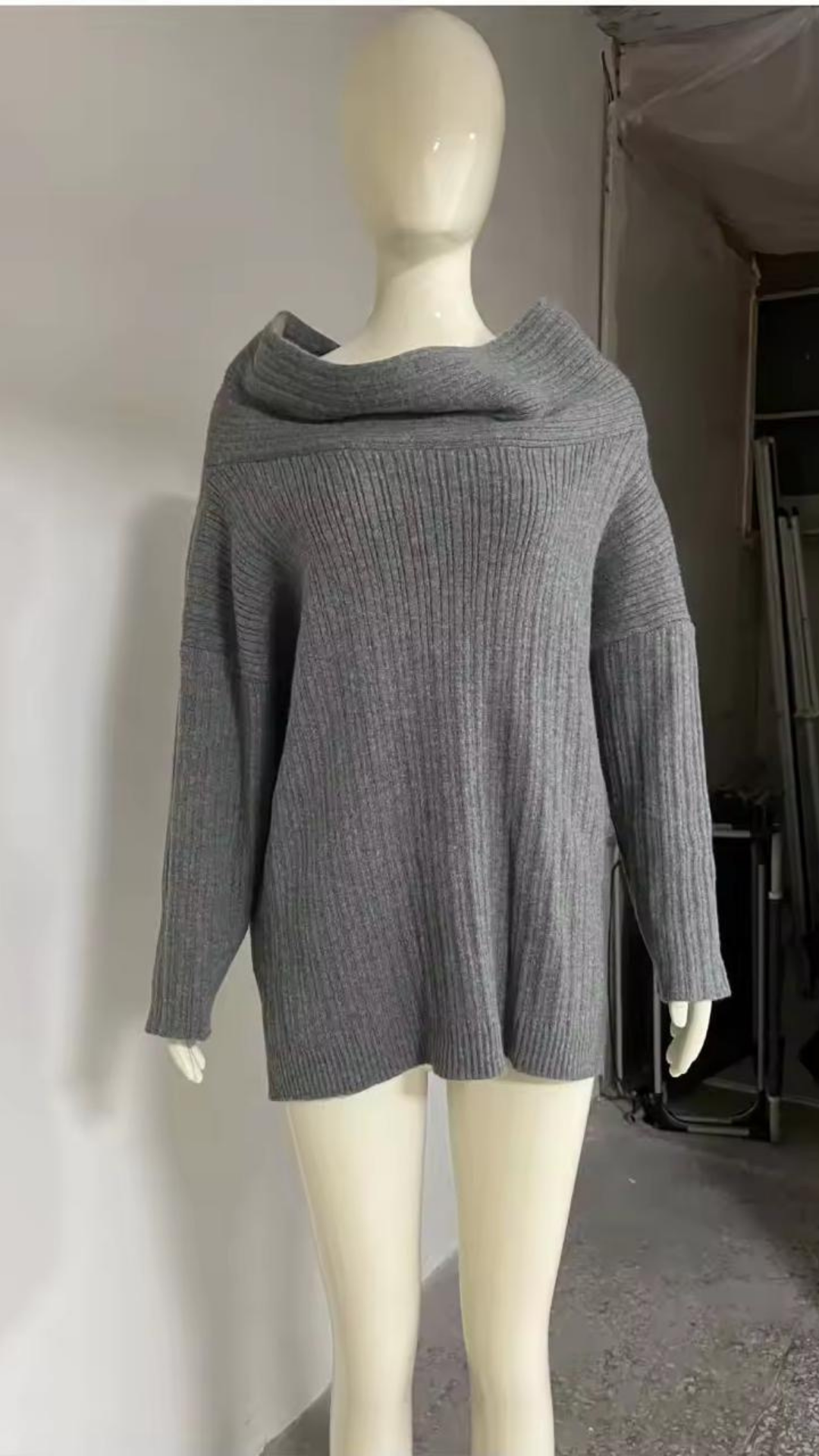 Nivora Sweater