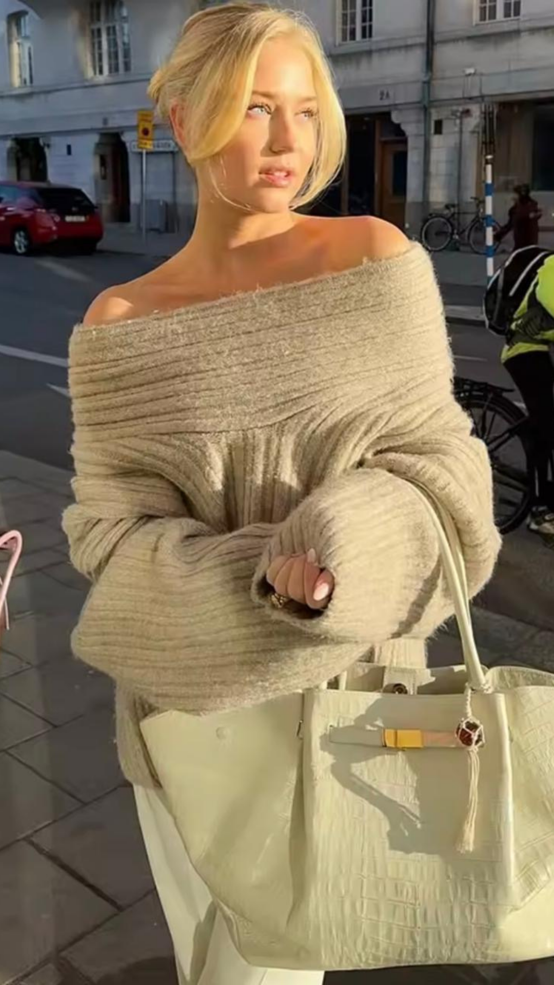 Nivora Sweater