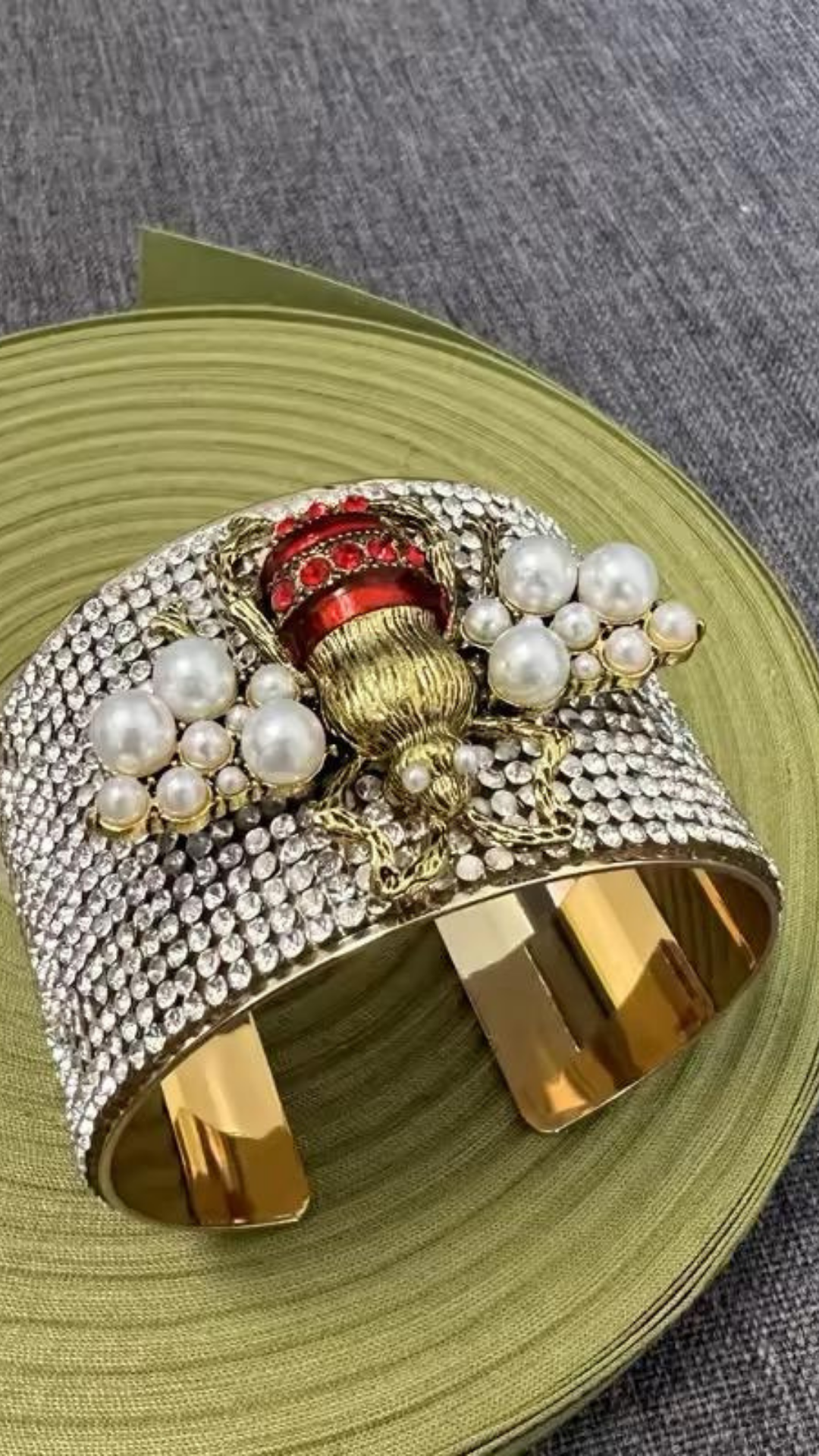 Bee Cuff