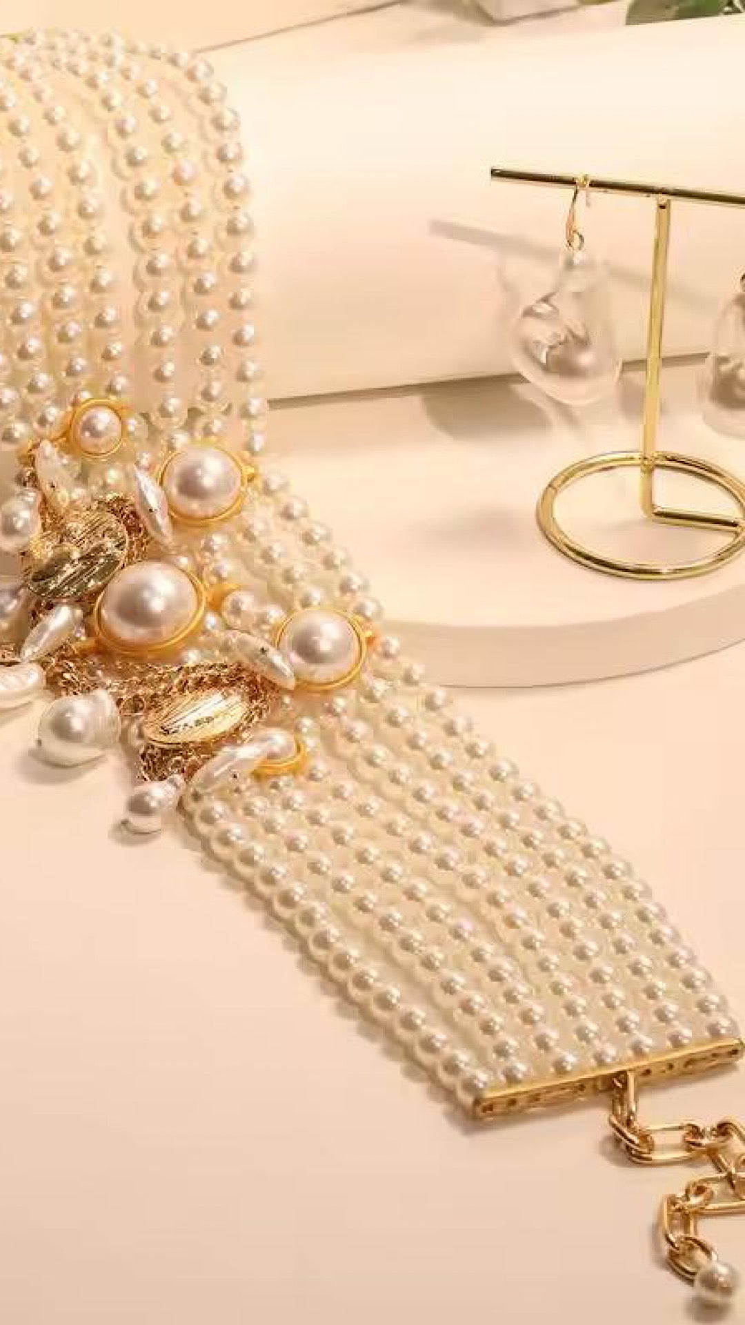 Maison Neckpiece Set