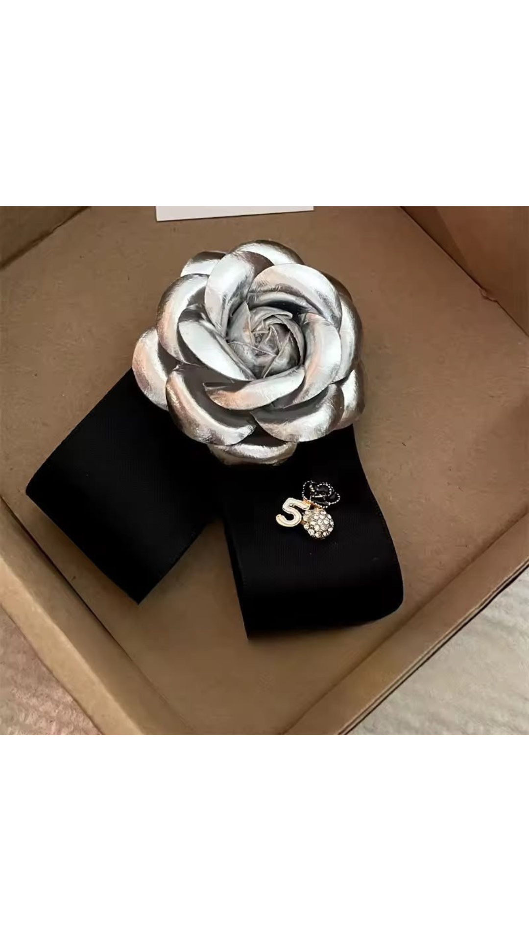 Luxe flora brooch
