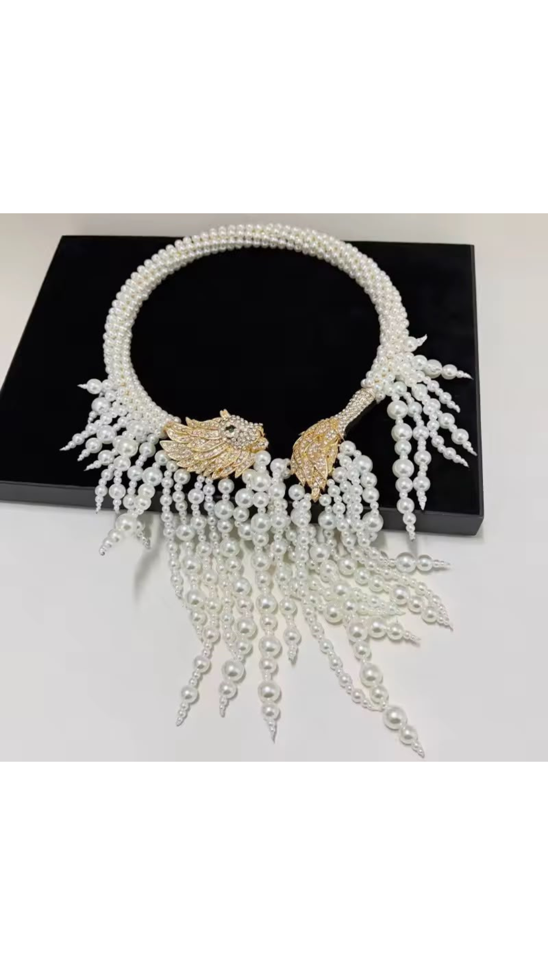 Pearl chunky neck piece