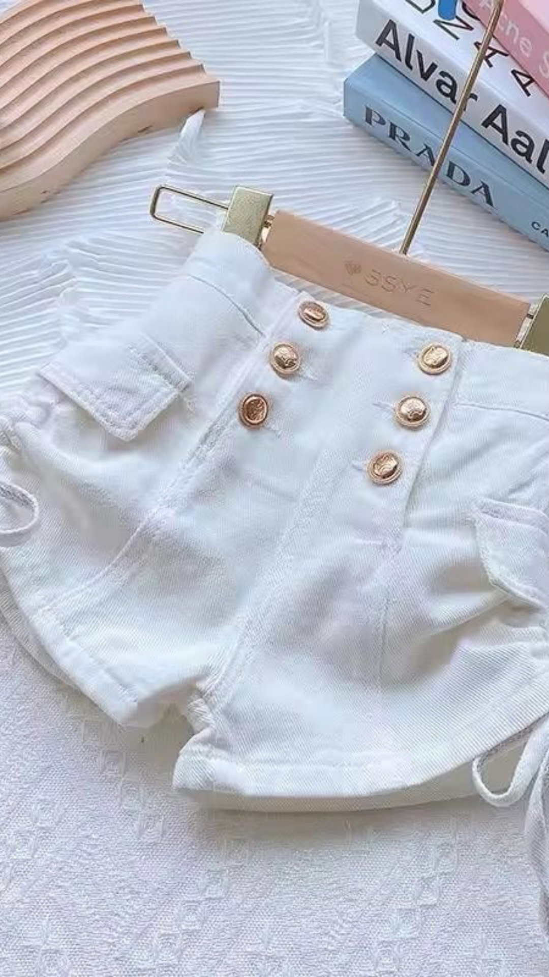 Highwaisted Lil Shorts