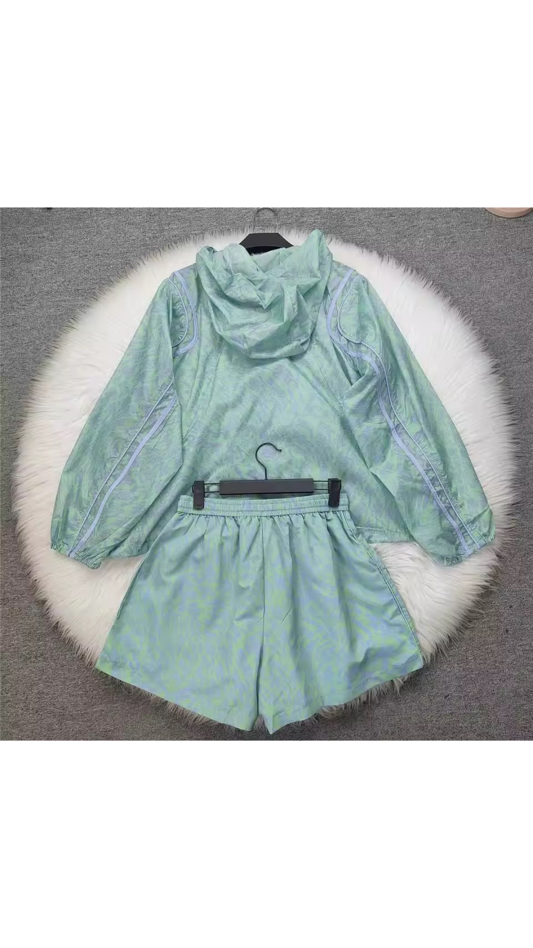 Shaded jacket and shorts set