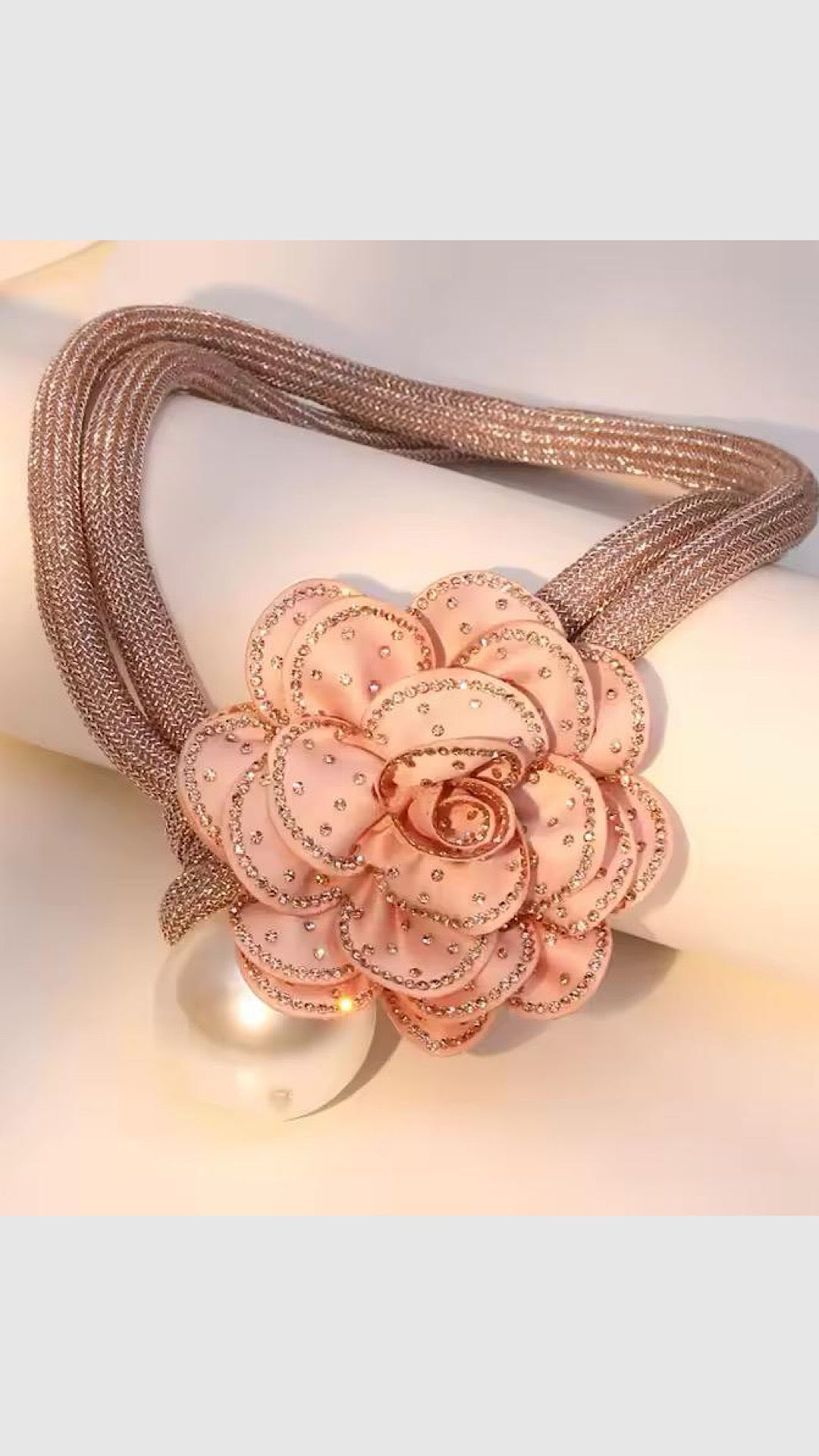 Wildflora Neckpiece