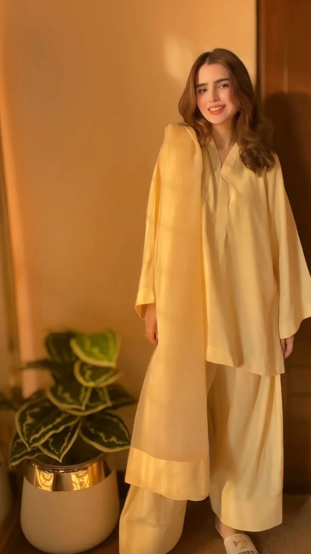 Zeenat Farshi Set