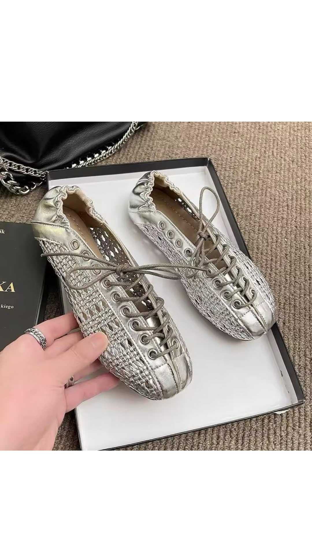Lace Shiny Flats