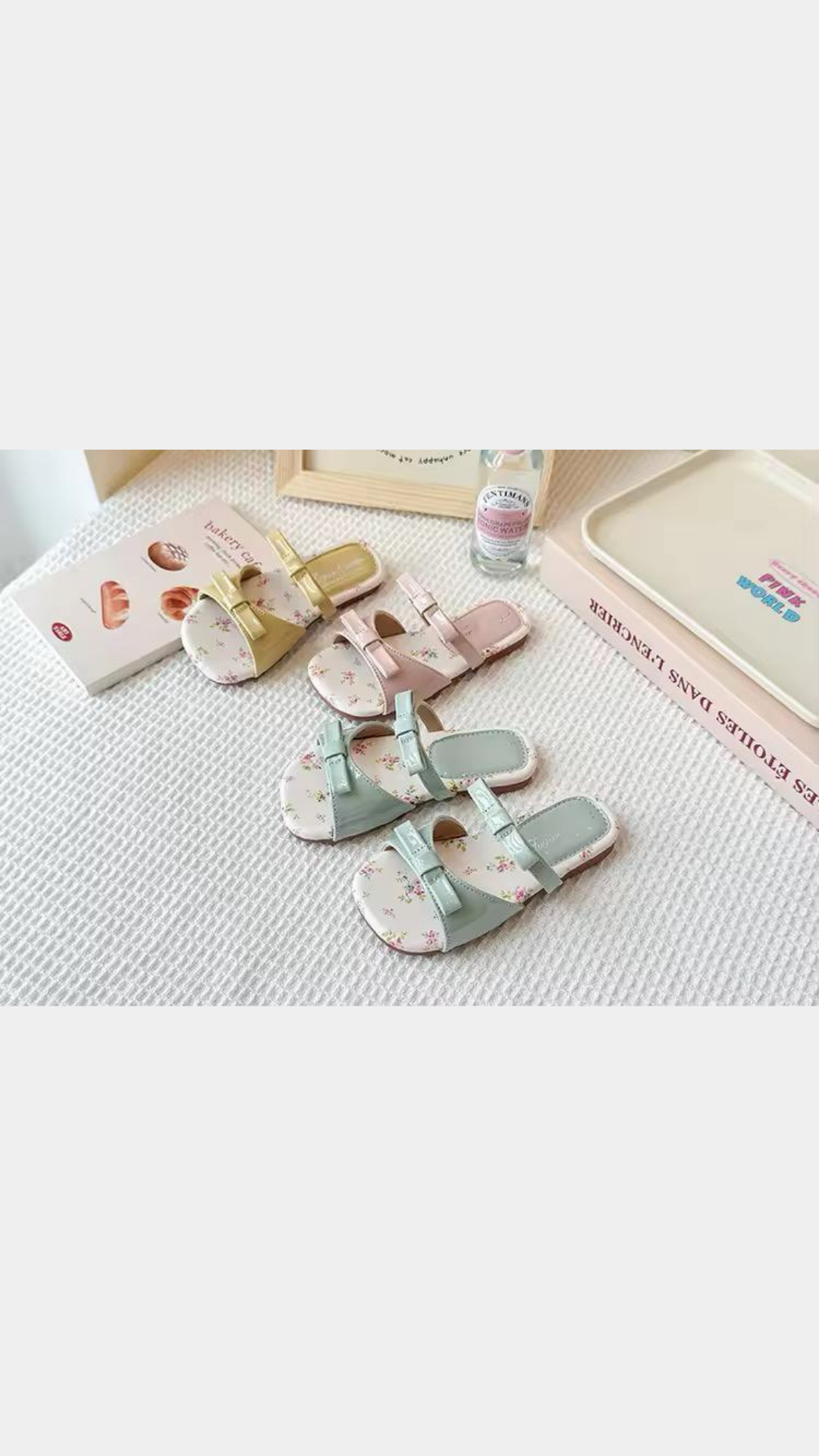 Flower bow slippers