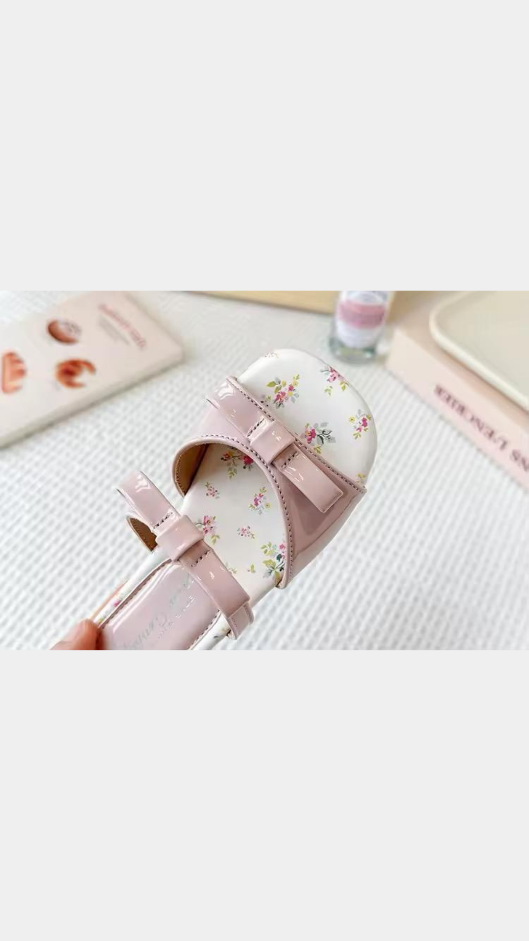 Flower bow slippers