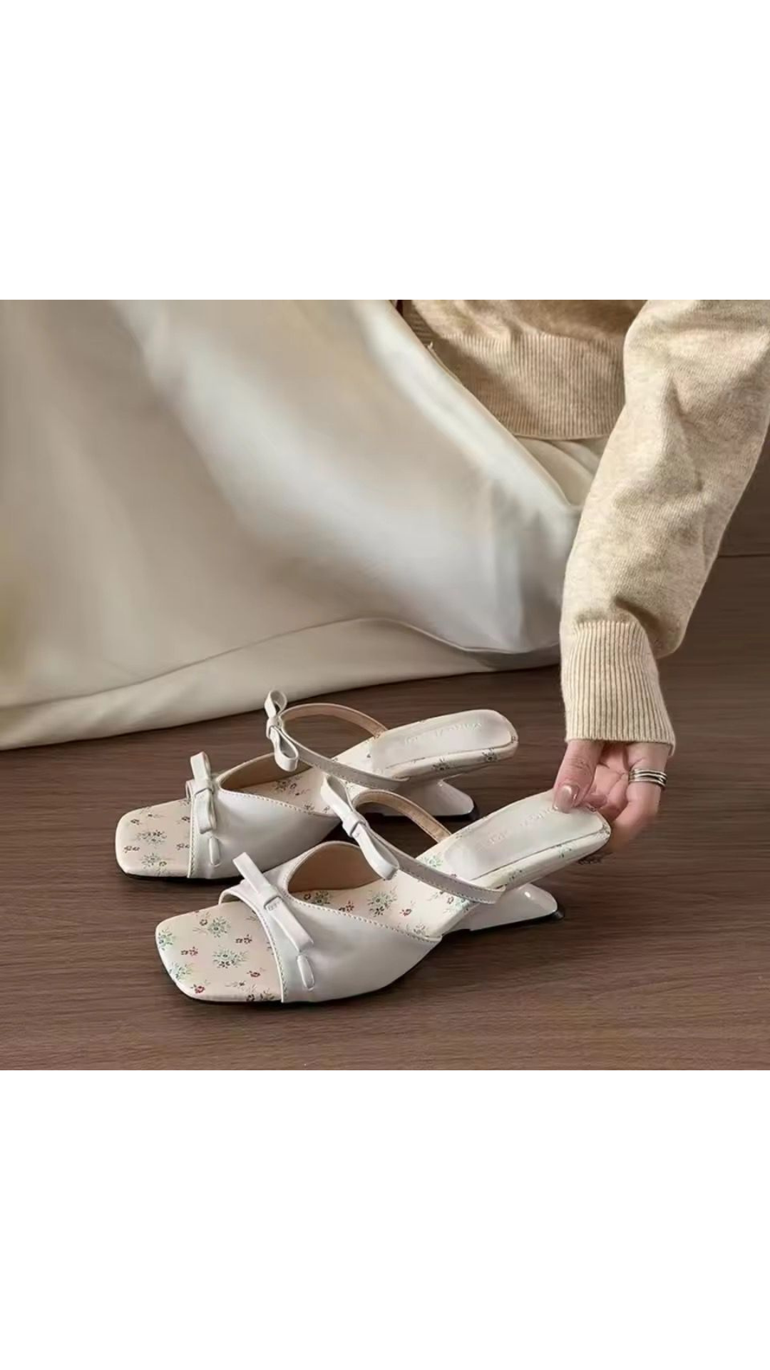 Double bow heels