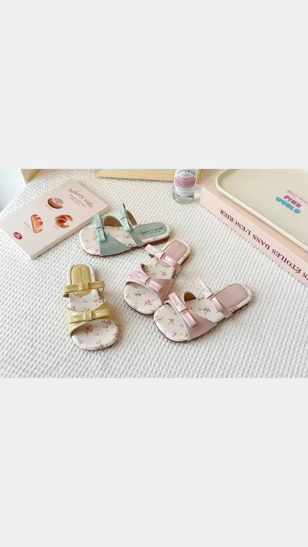 Flower bow slippers