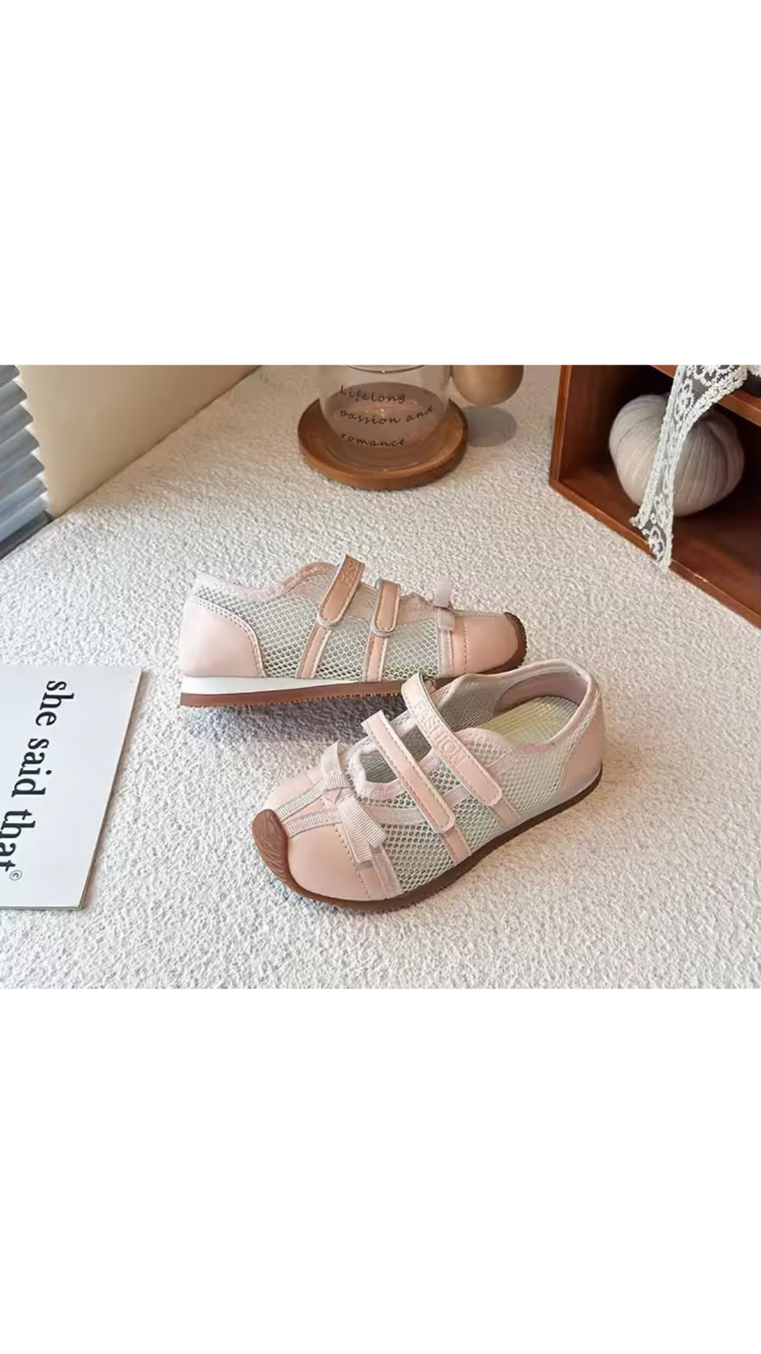 Mesh shoes
