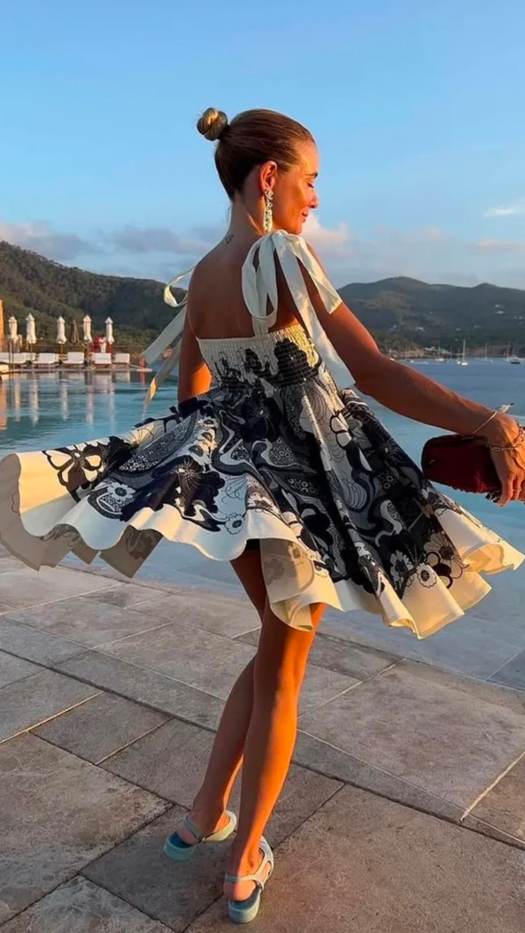 Shoulder knotted dress