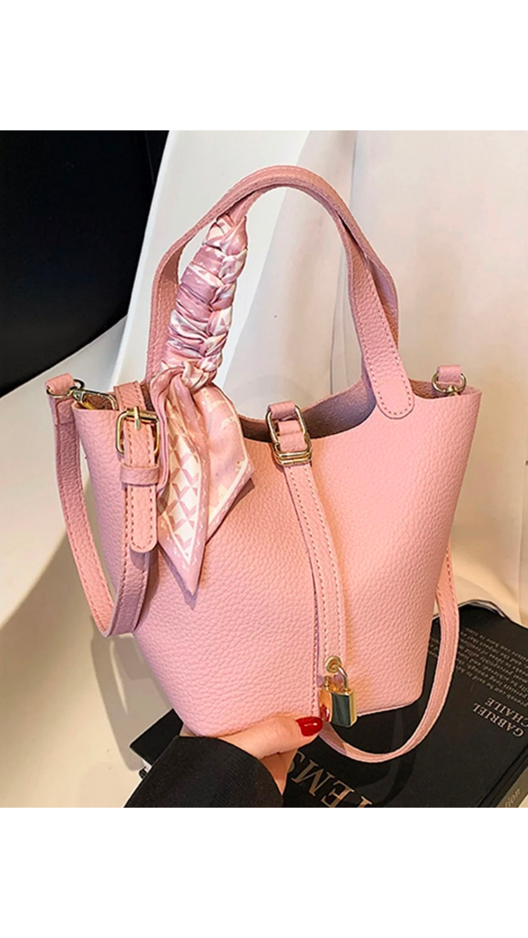 Bucket bag
