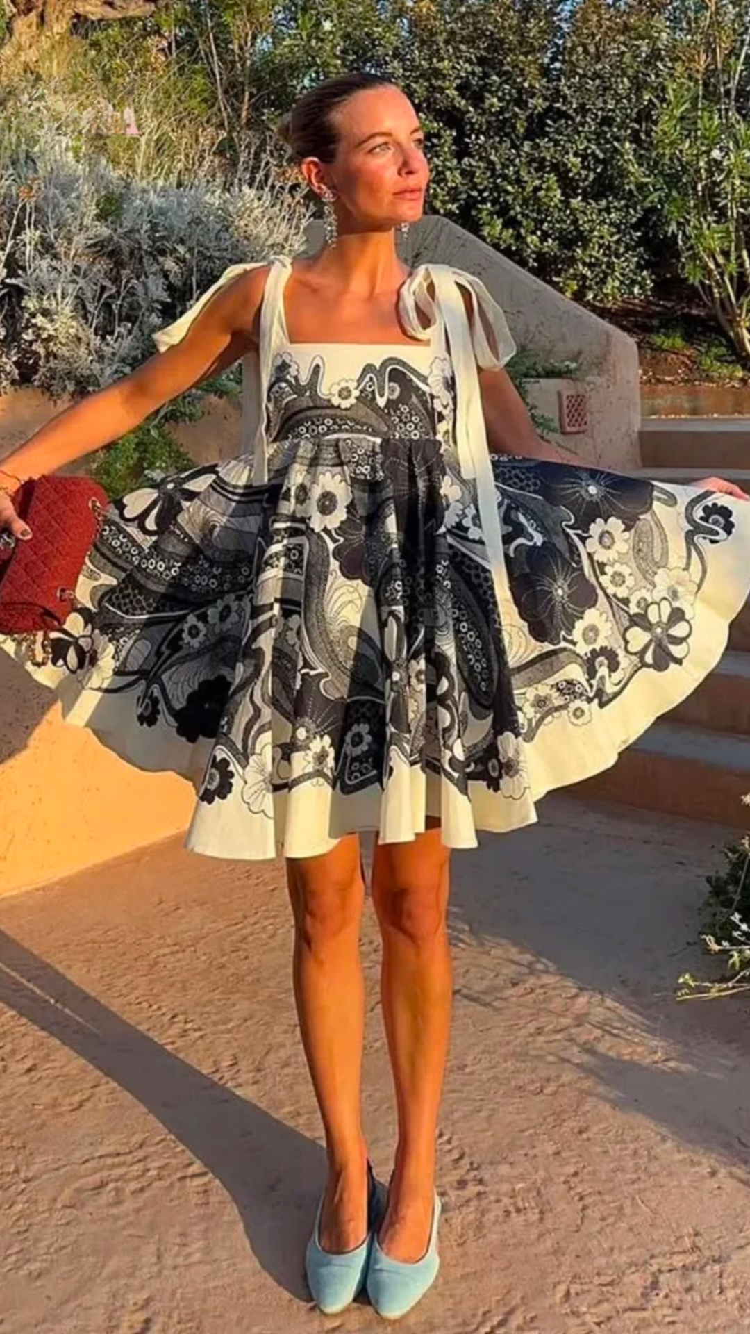 Shoulder knotted dress