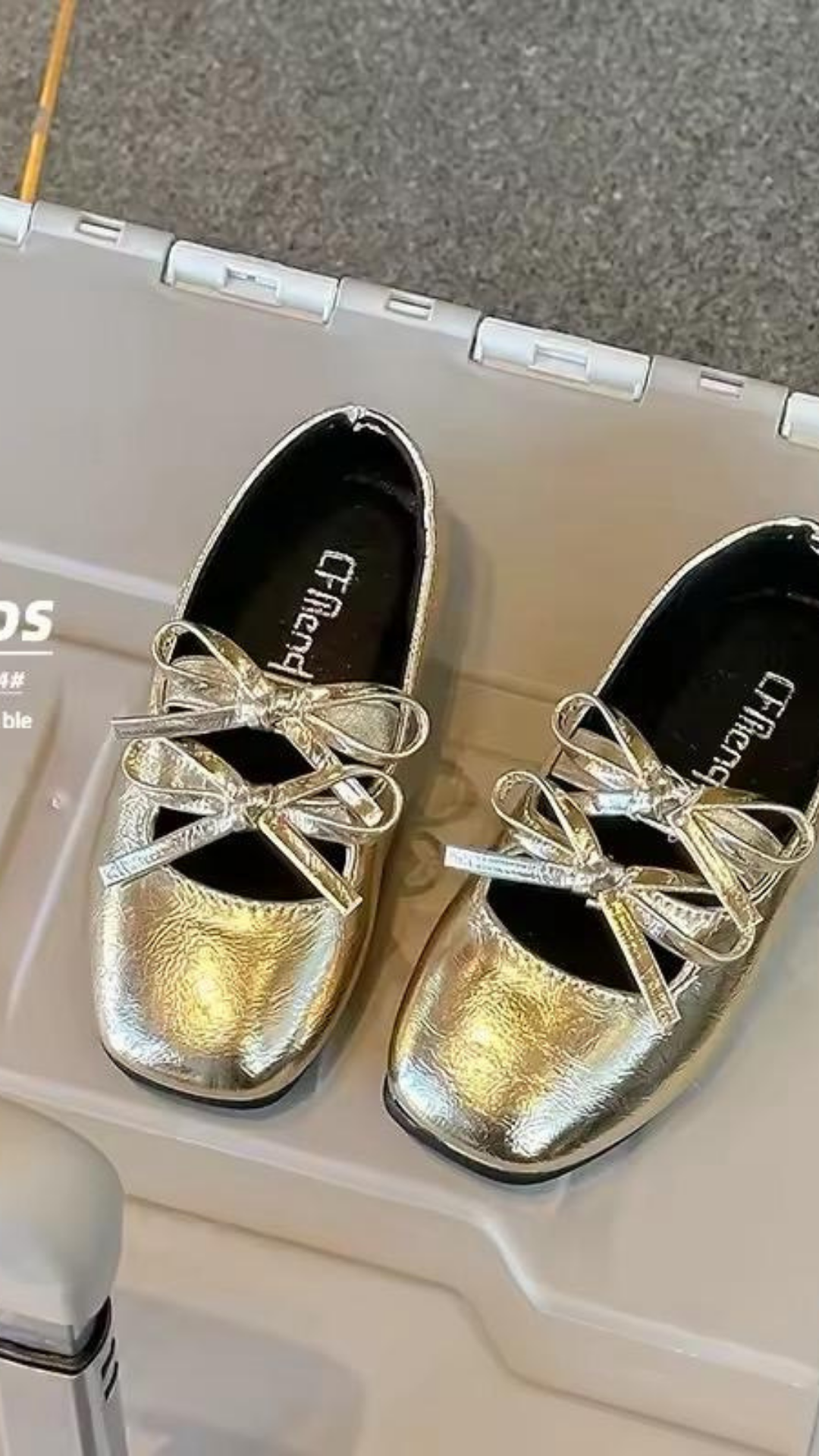 Double Bow Flats