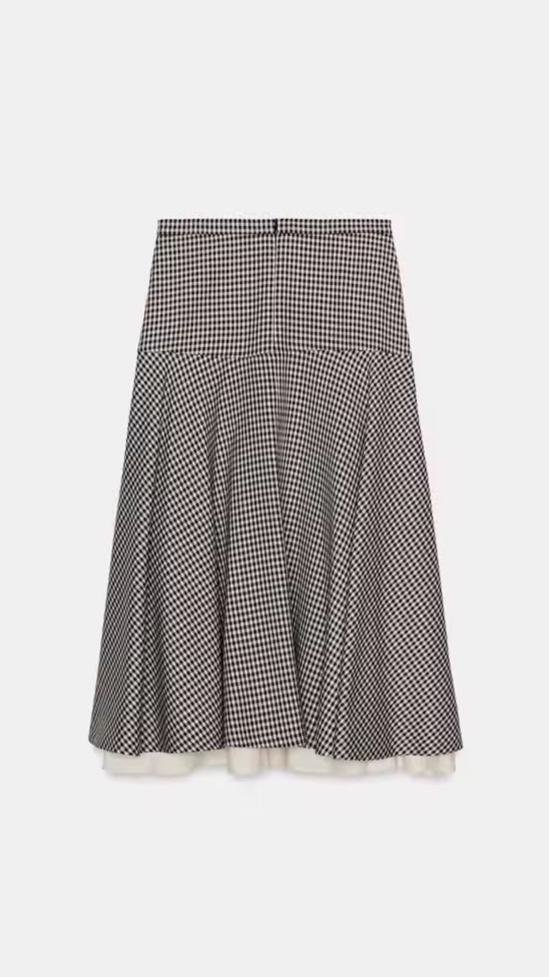 Checkered jacket and long skirt