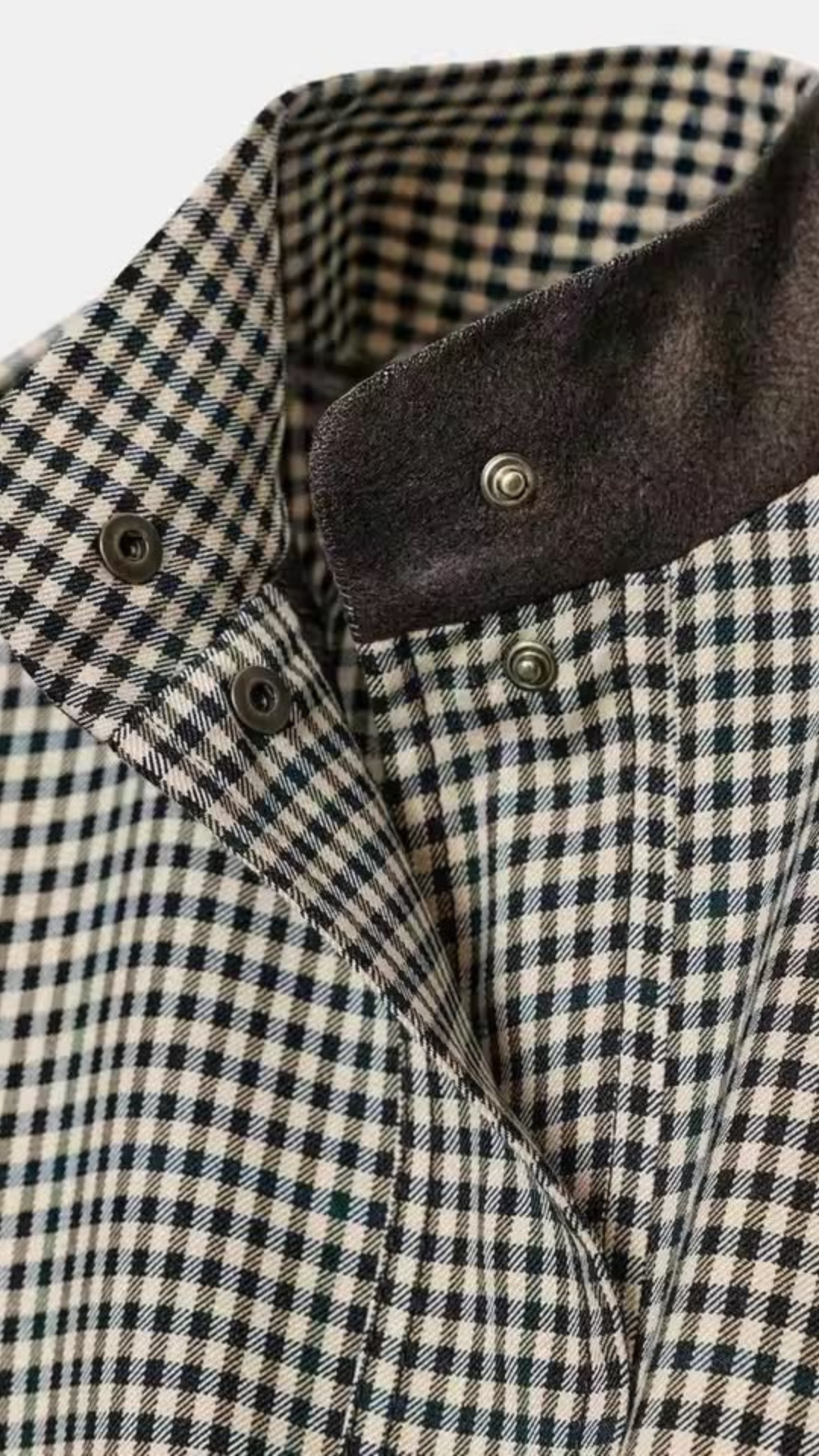 Checkered jacket and long skirt