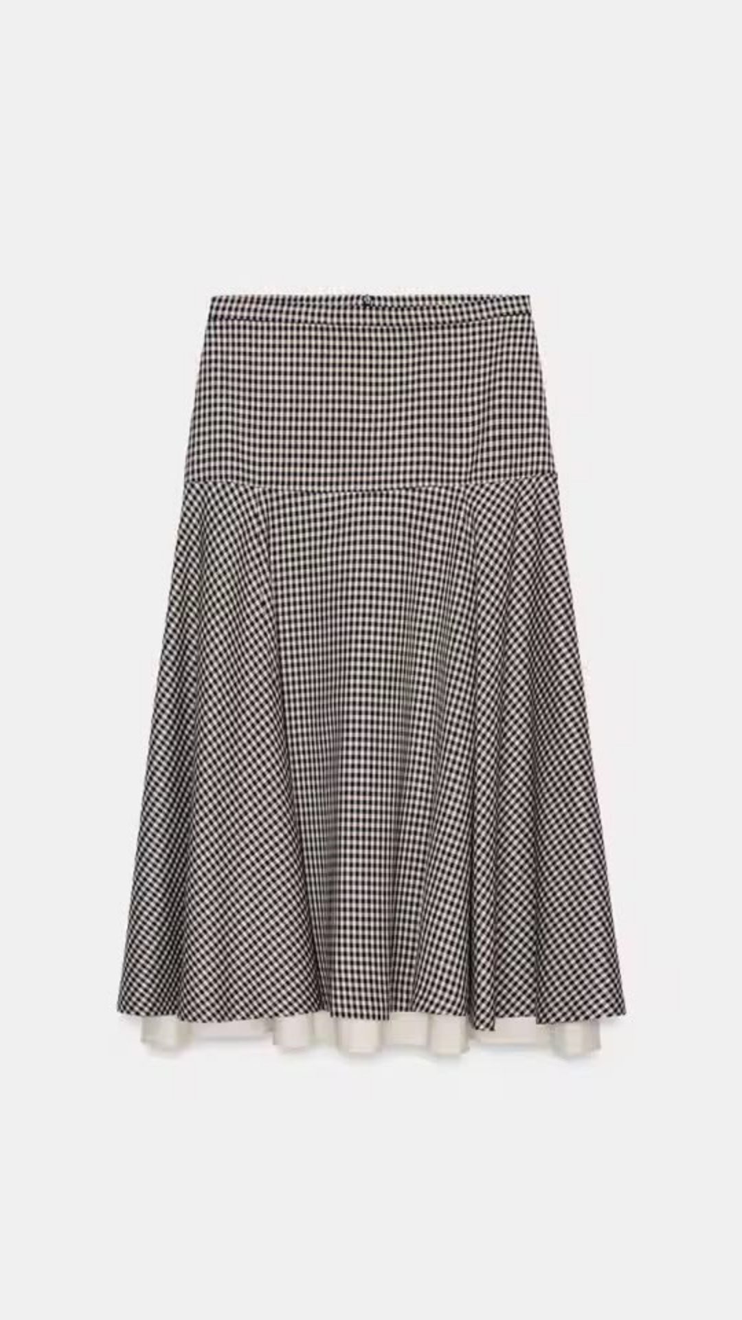 Checkered jacket and long skirt