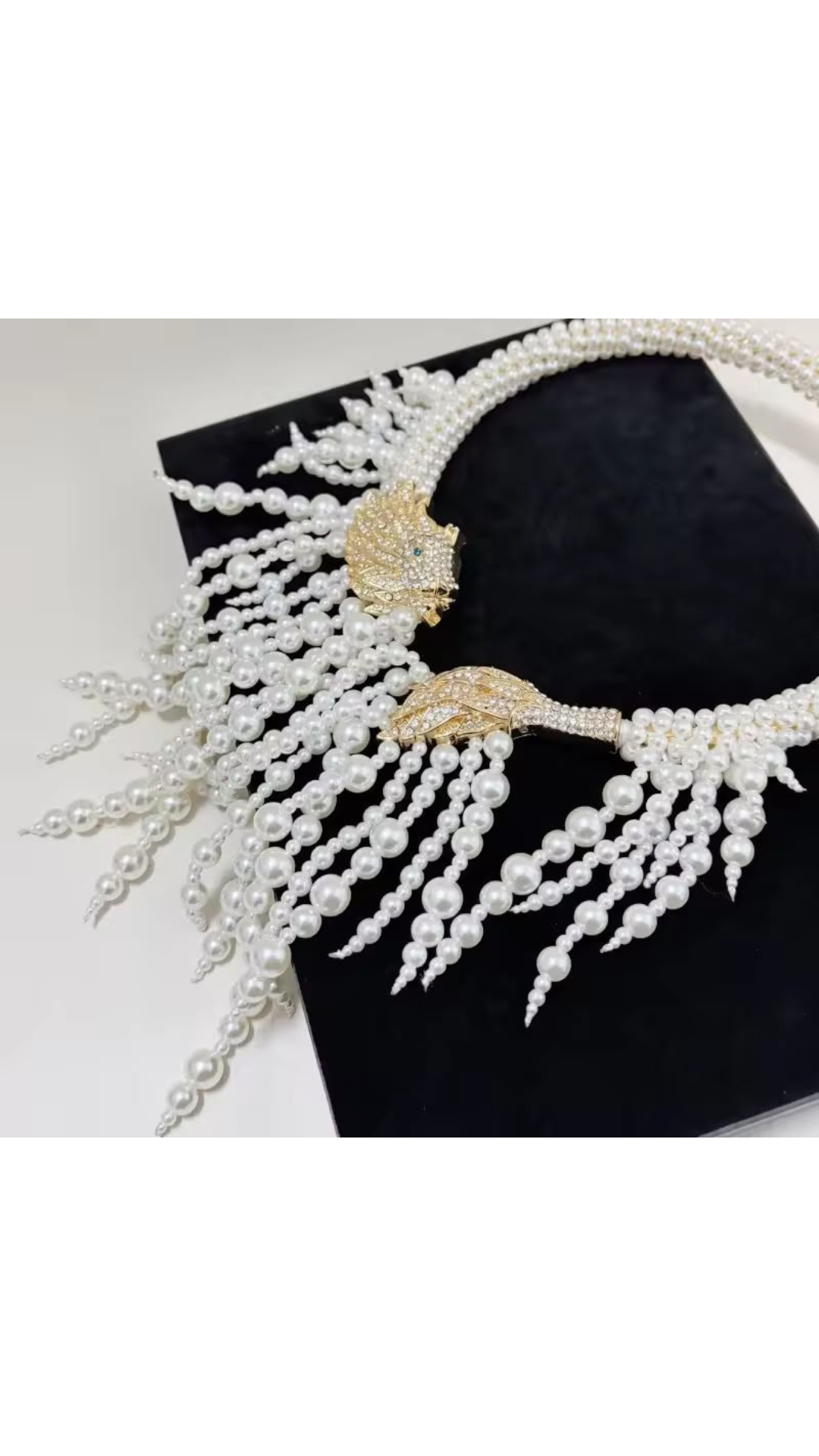 Pearl chunky neck piece