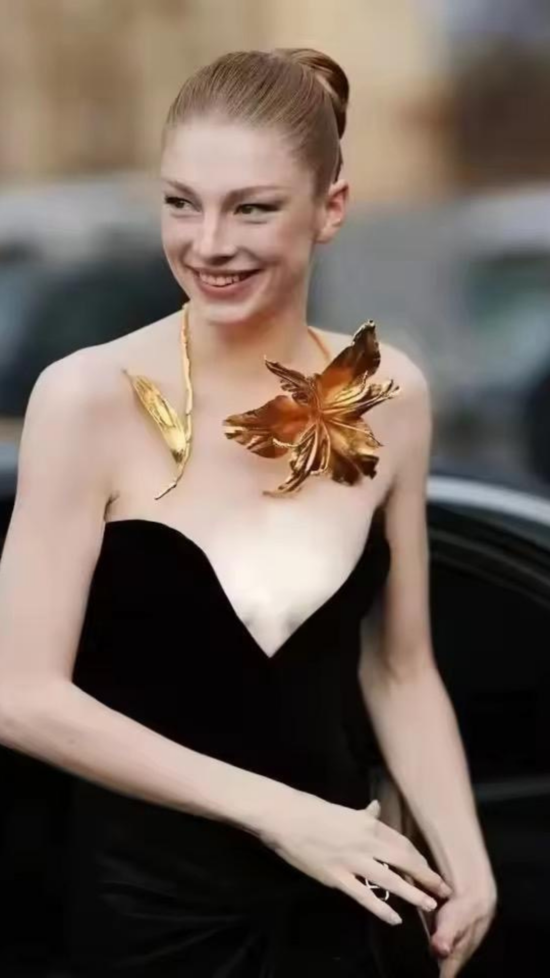 Amara Luxe Neckpiece