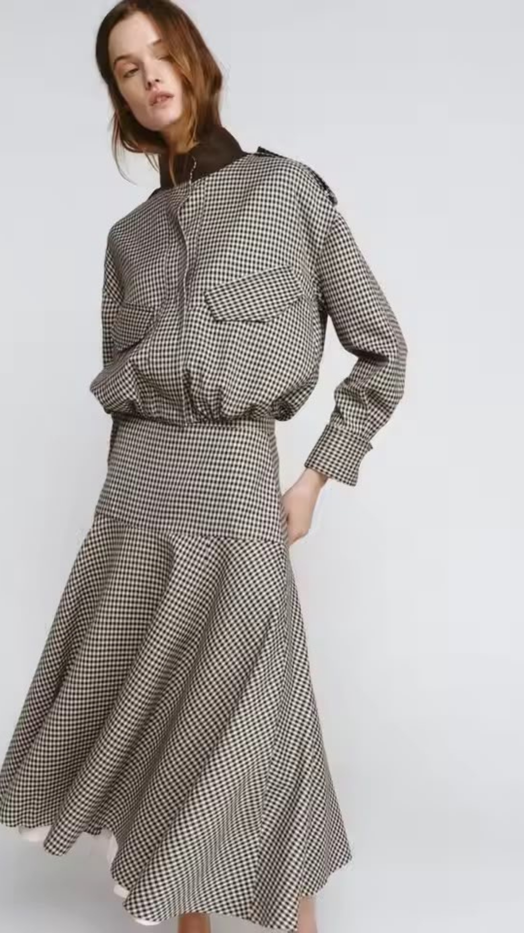 Checkered jacket and long skirt