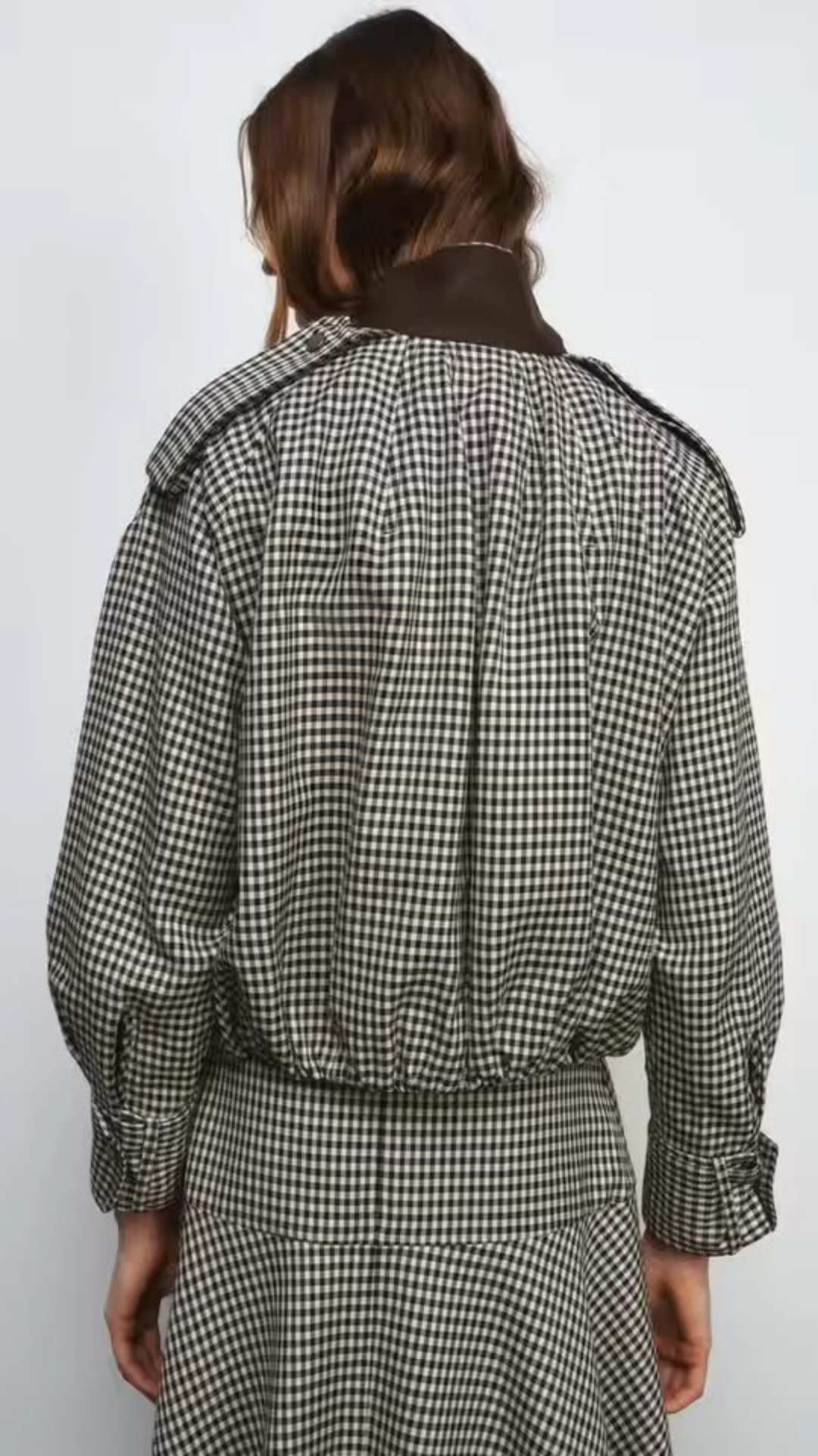 Checkered jacket and long skirt