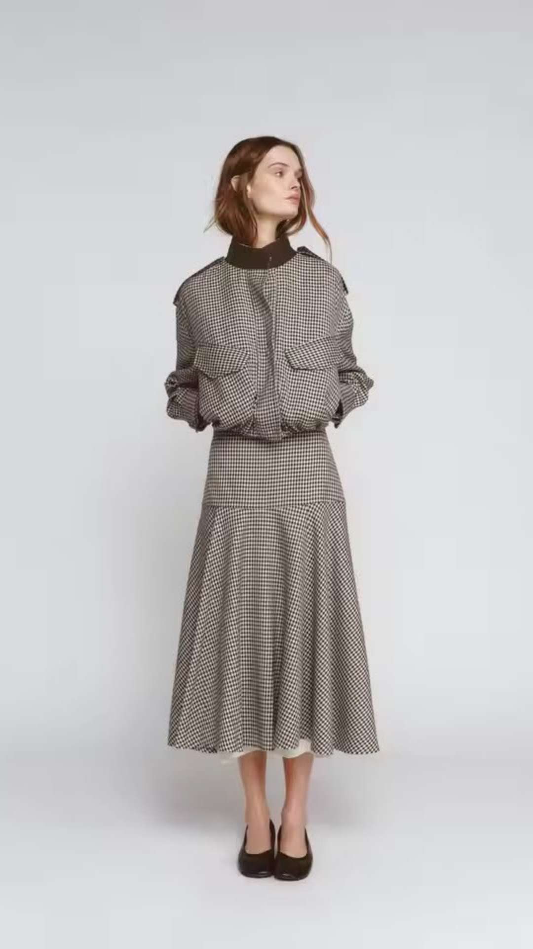 Checkered jacket and long skirt