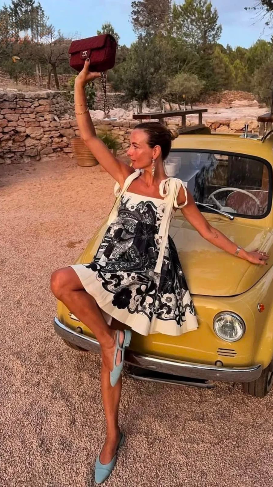 Shoulder knotted dress