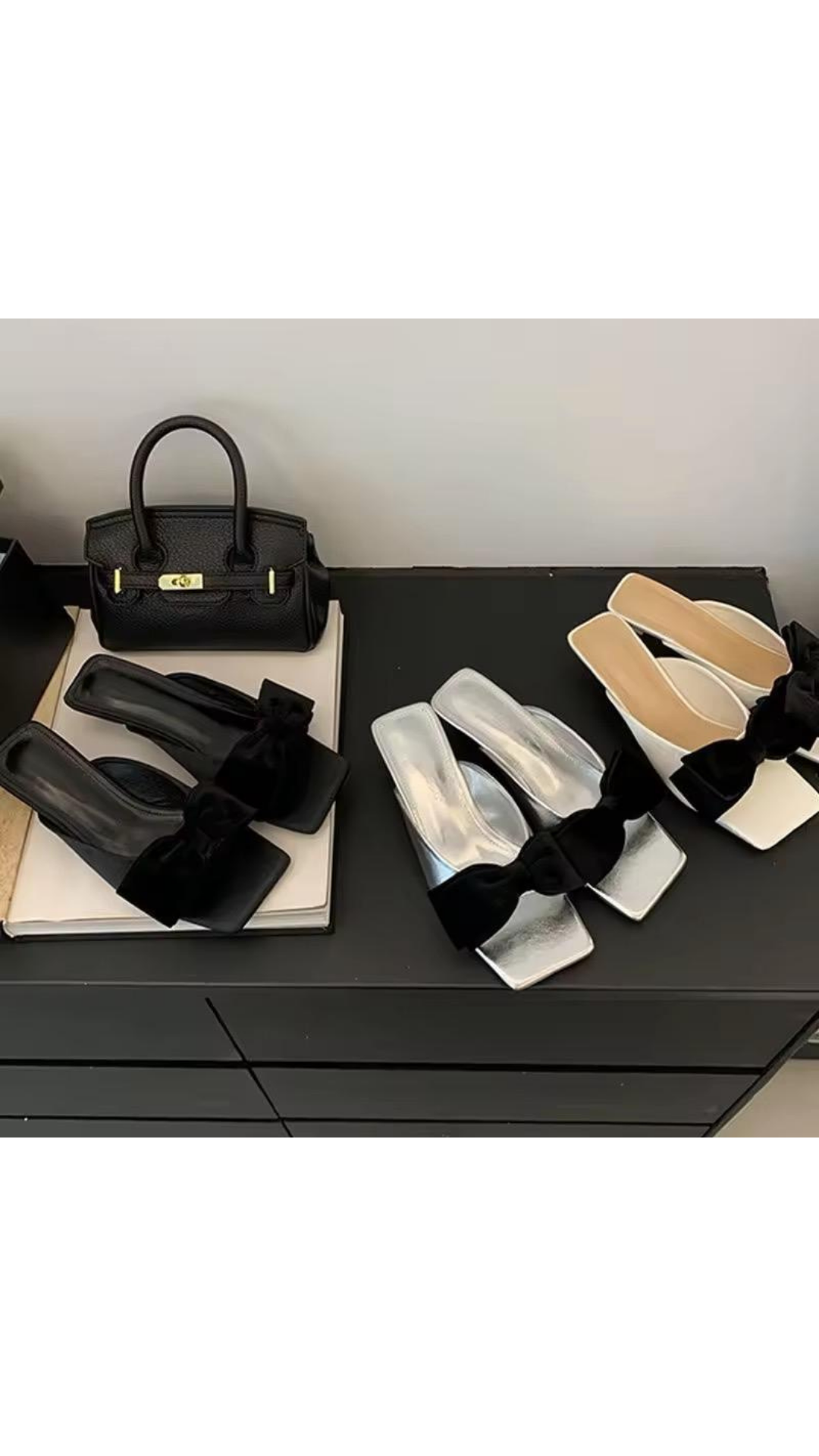 Bow low heel