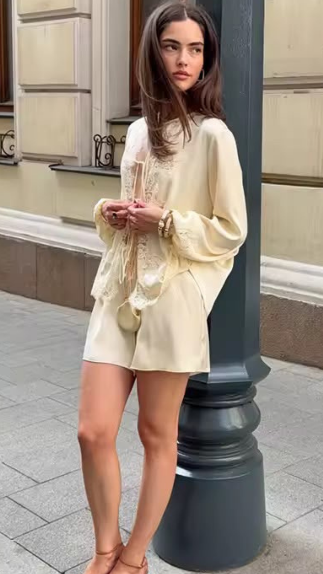 Lace detailed top and shorts set