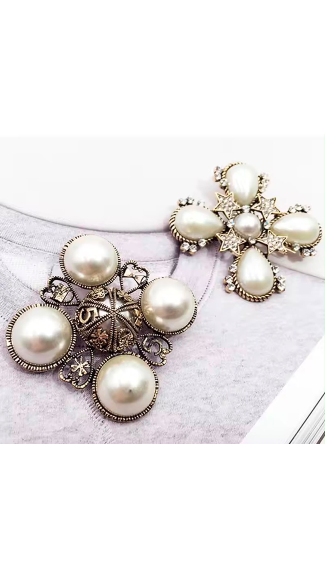 Metal pearl brooch