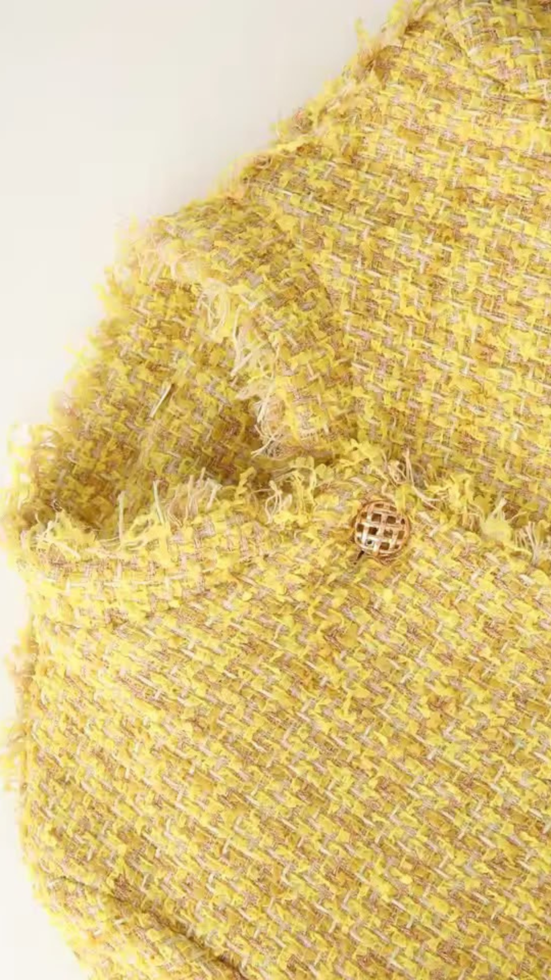Boxy tweed blazer