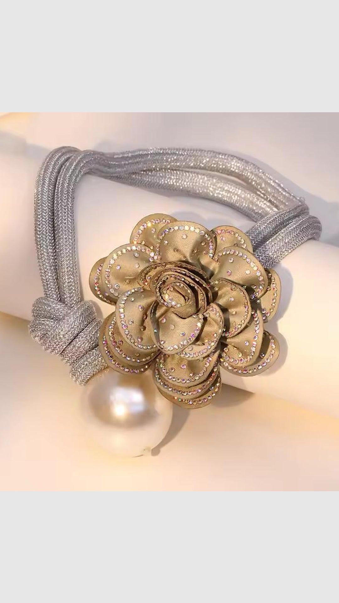 Wildflora Neckpiece