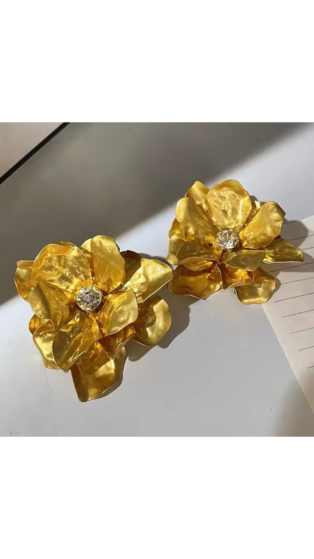 Flower foilder earrings