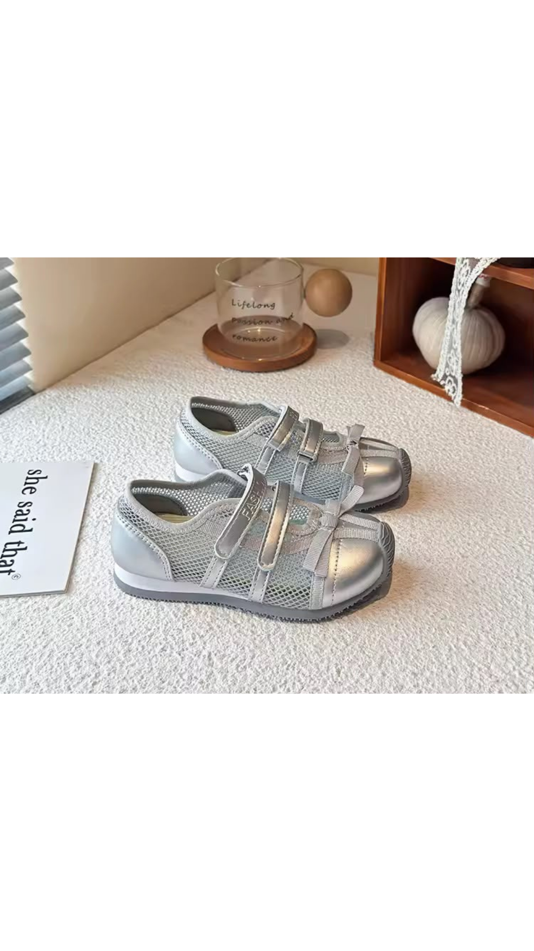 Mesh shoes