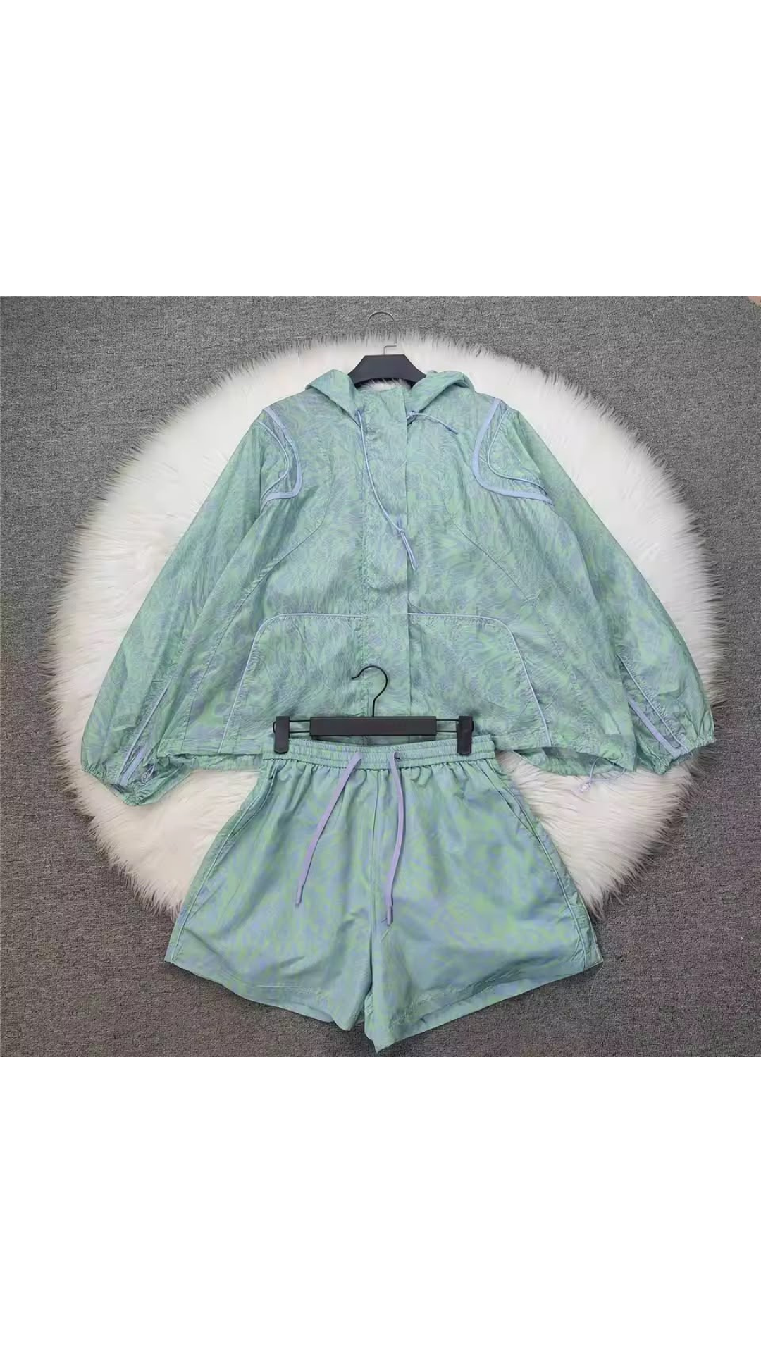 Shaded jacket and shorts set