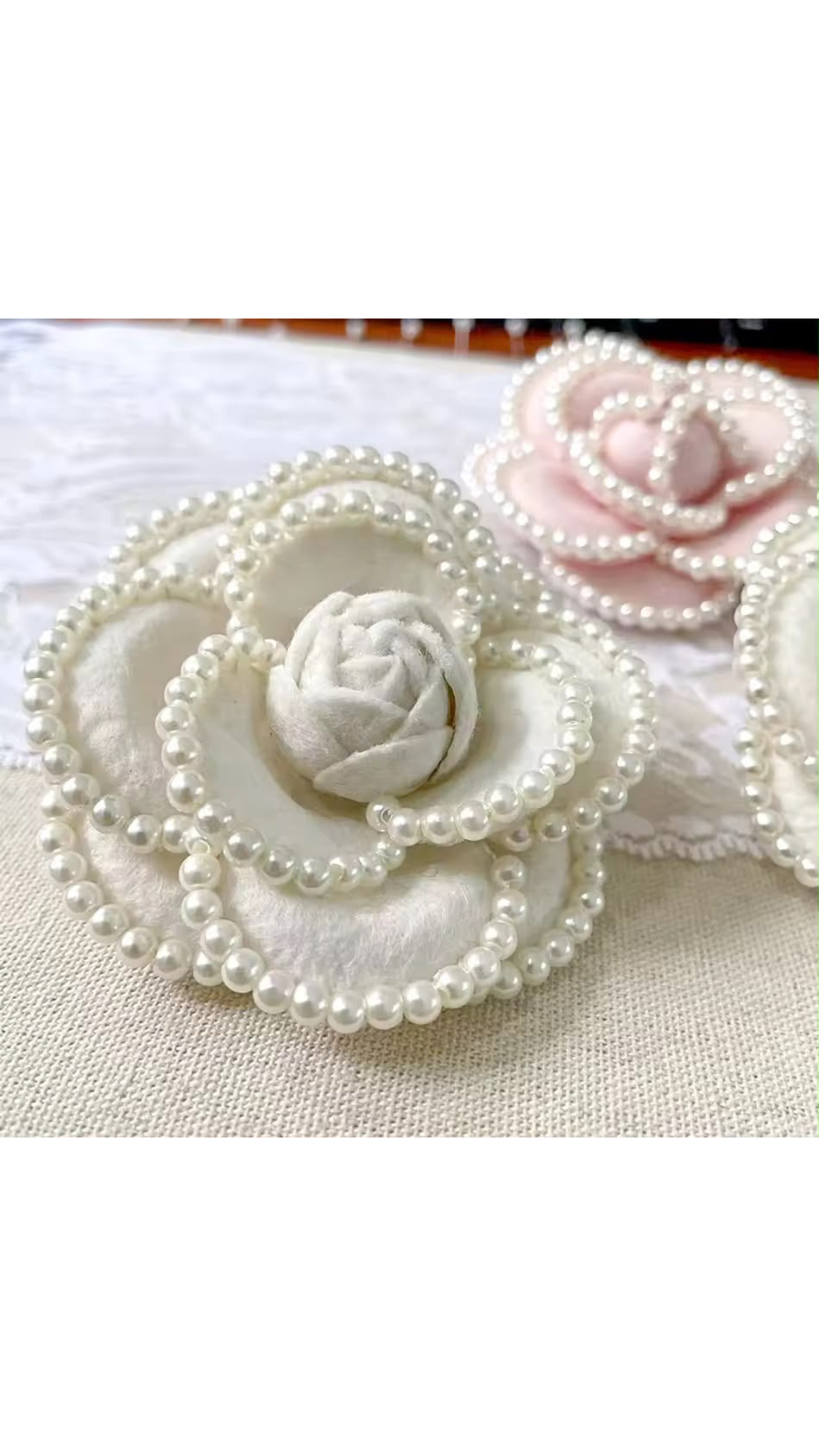 Flora brooch