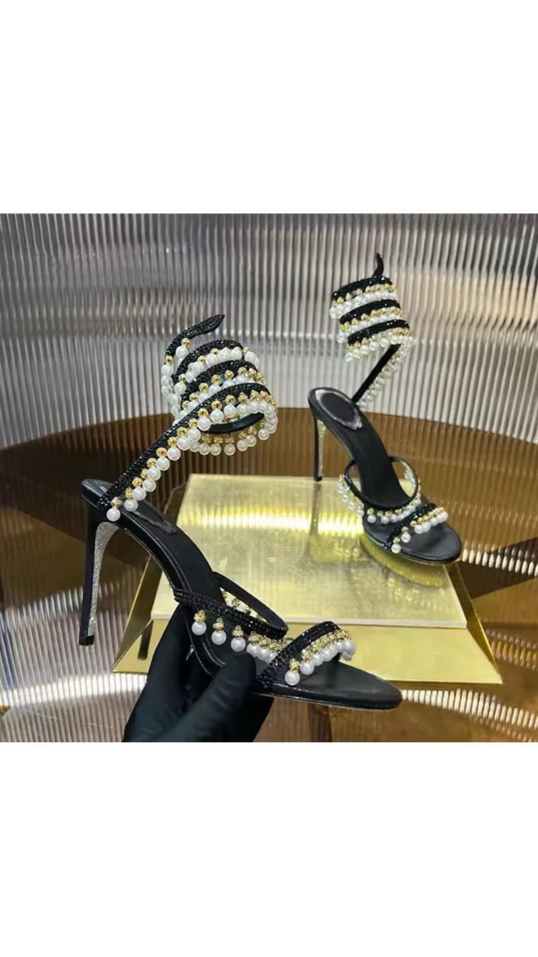Ziggling heels