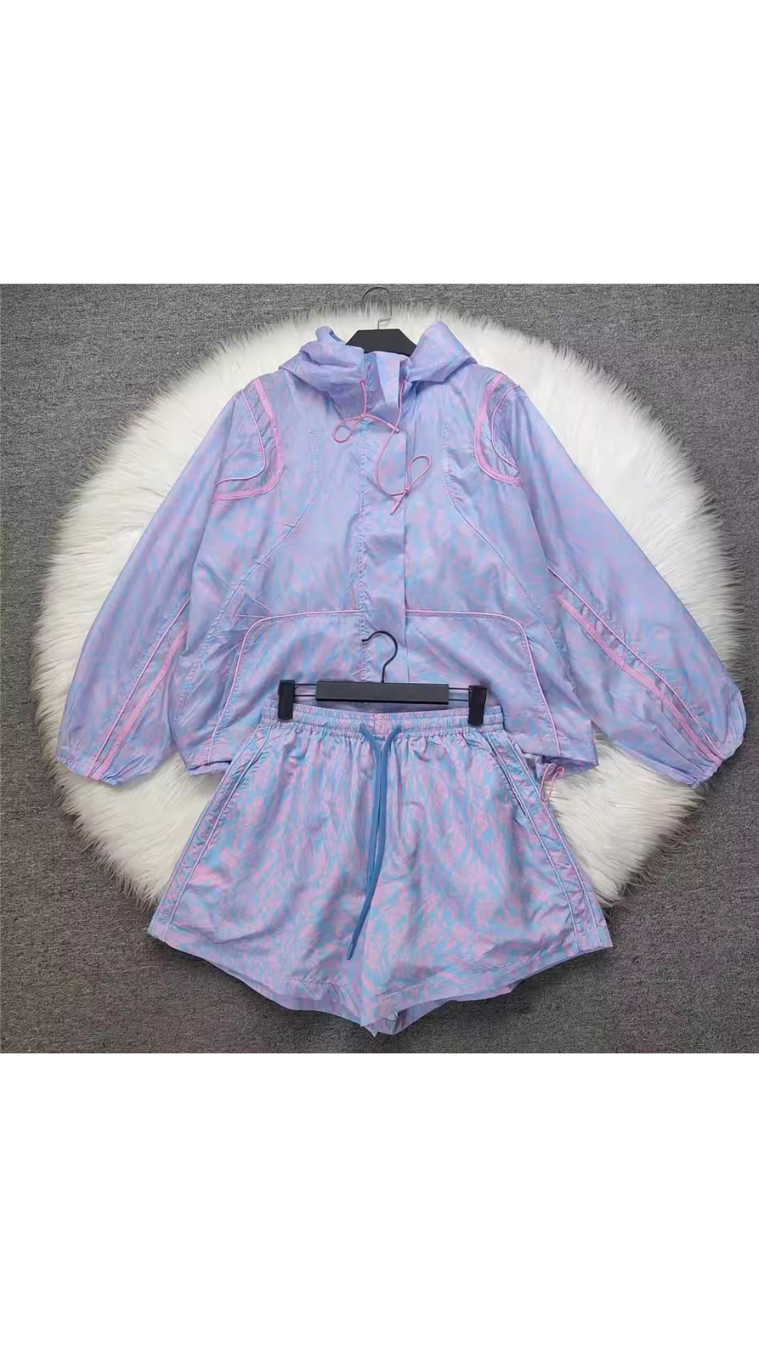 Shaded jacket and shorts set