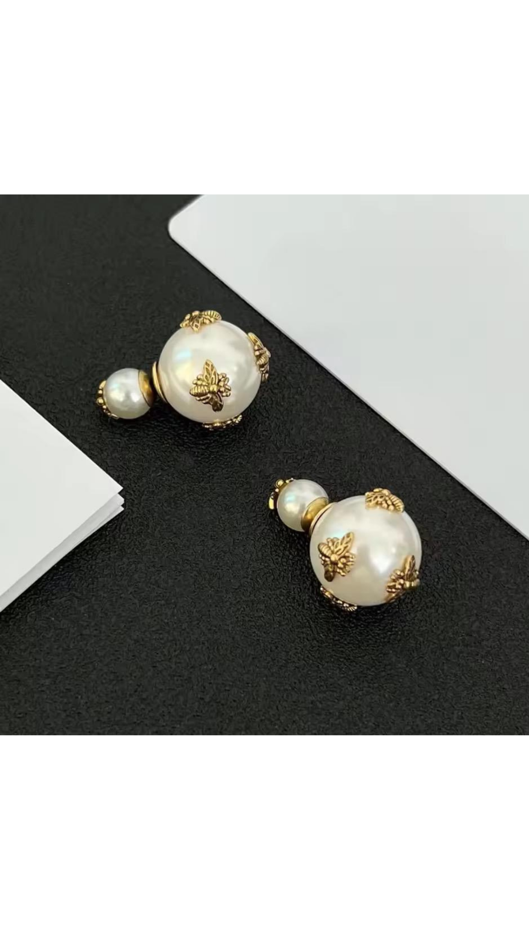 Bee studs