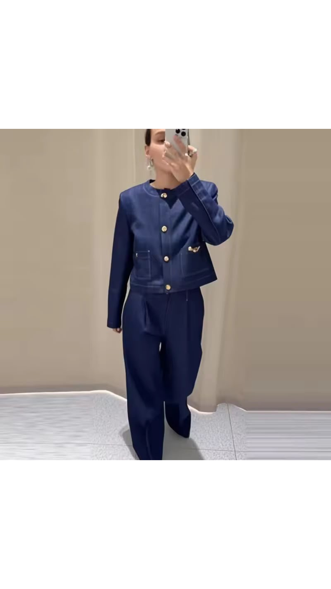 Buttoned blazer and pants