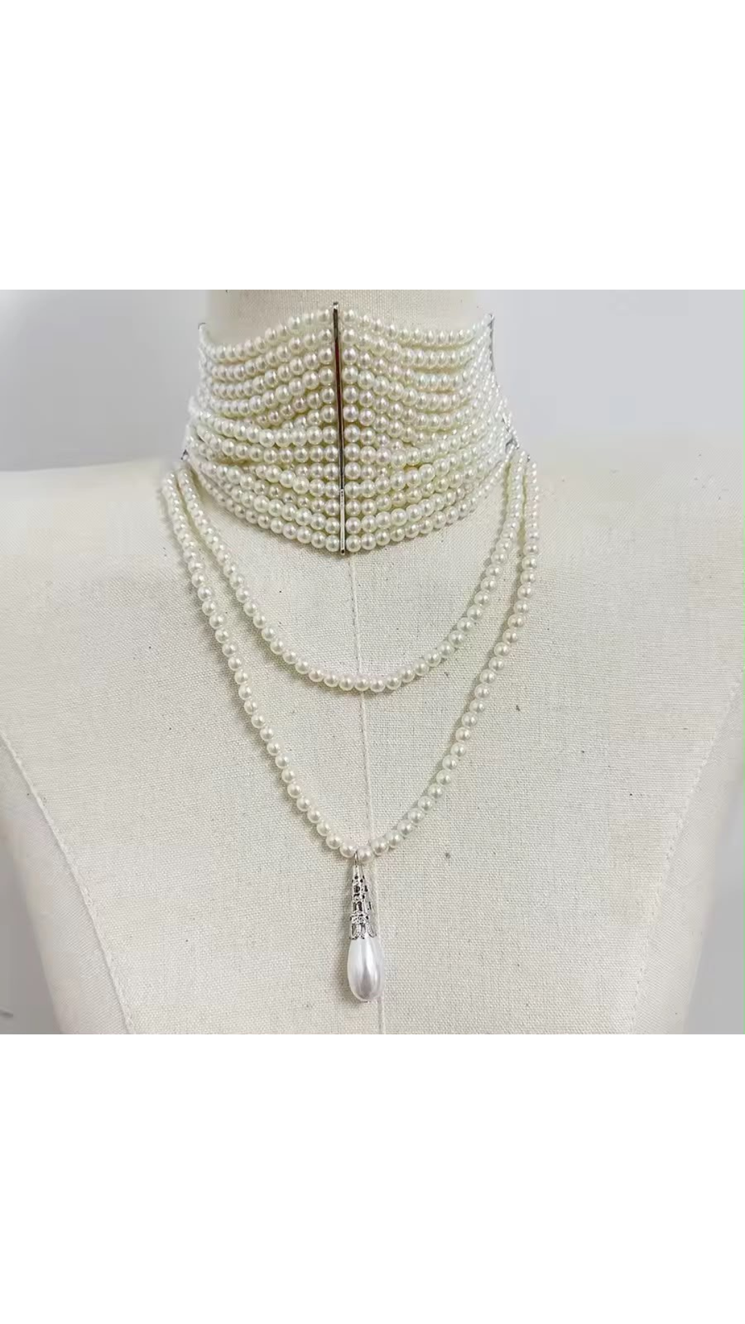 Maria pearl necklace