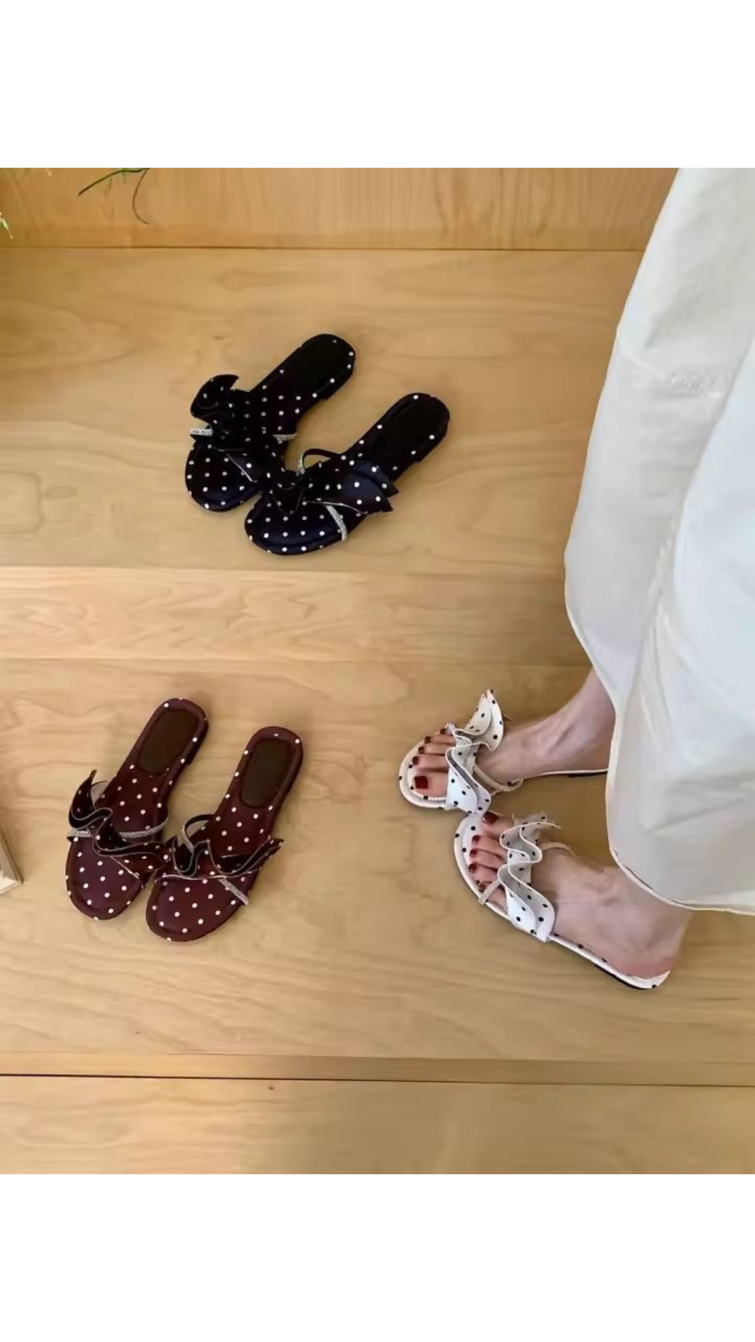 Ruffle polka flats