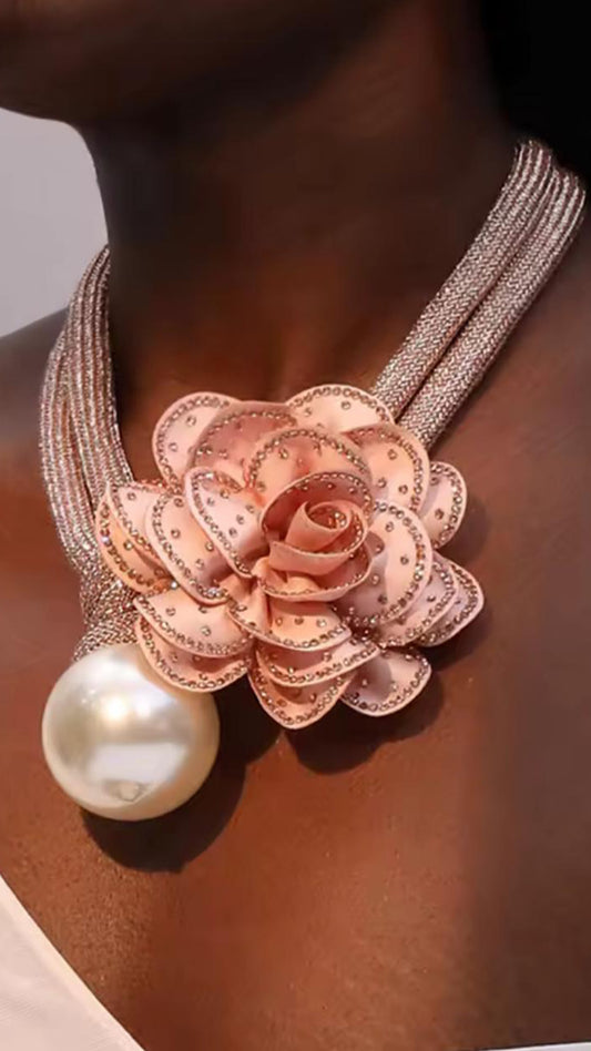 Wildflora Neckpiece