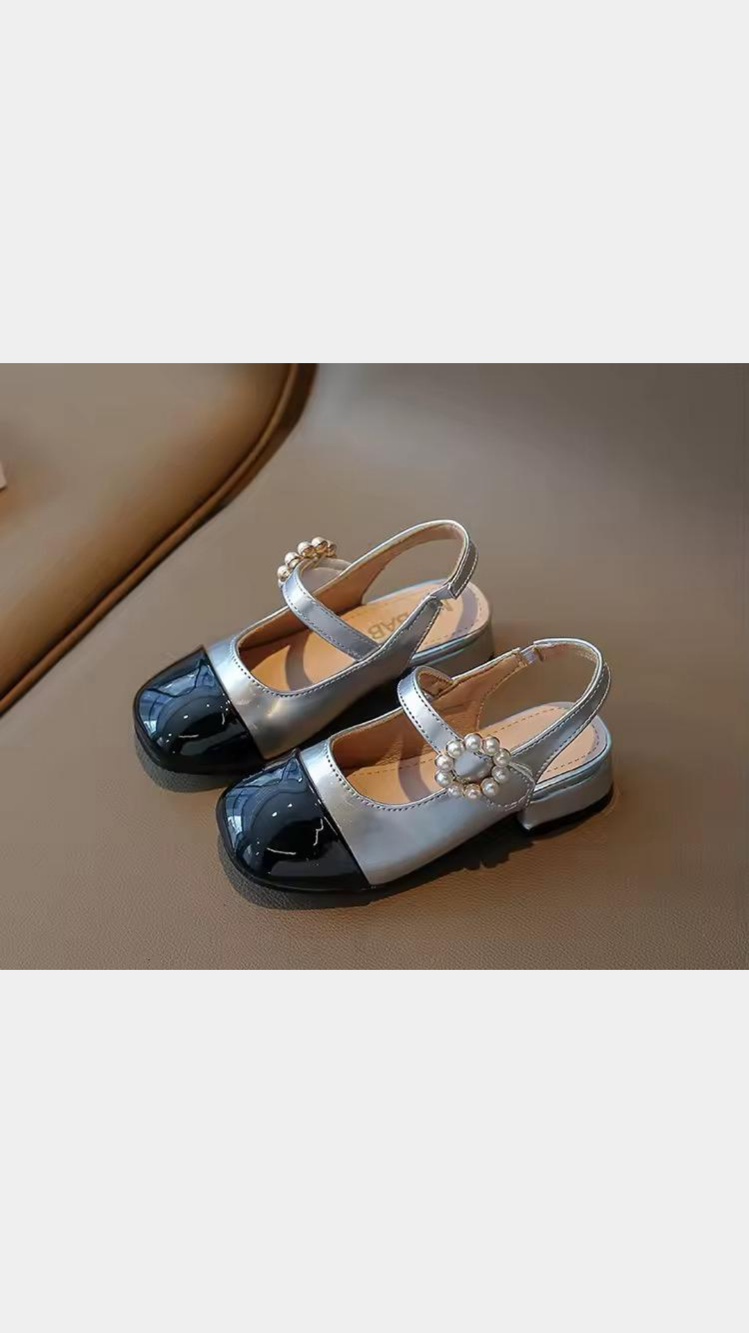 Pearly buckle sandals