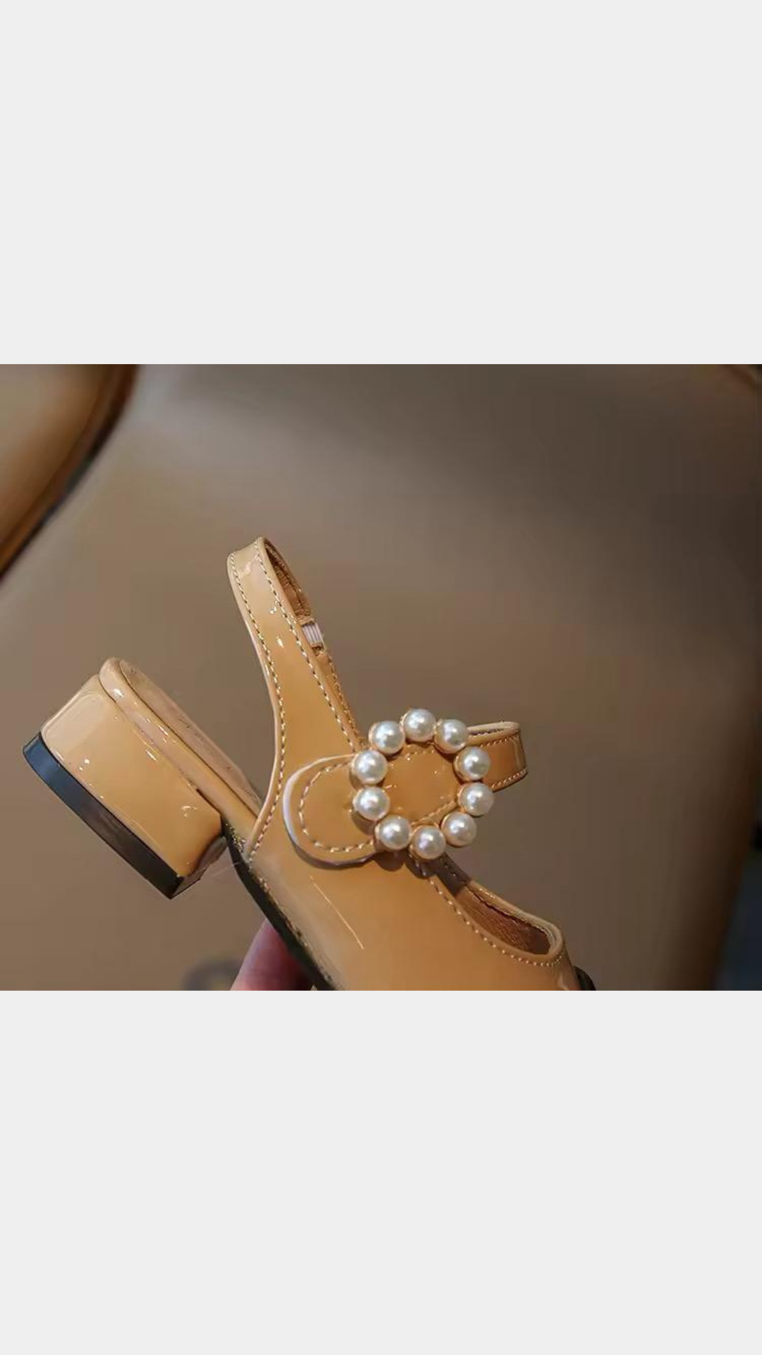 Pearly buckle sandals