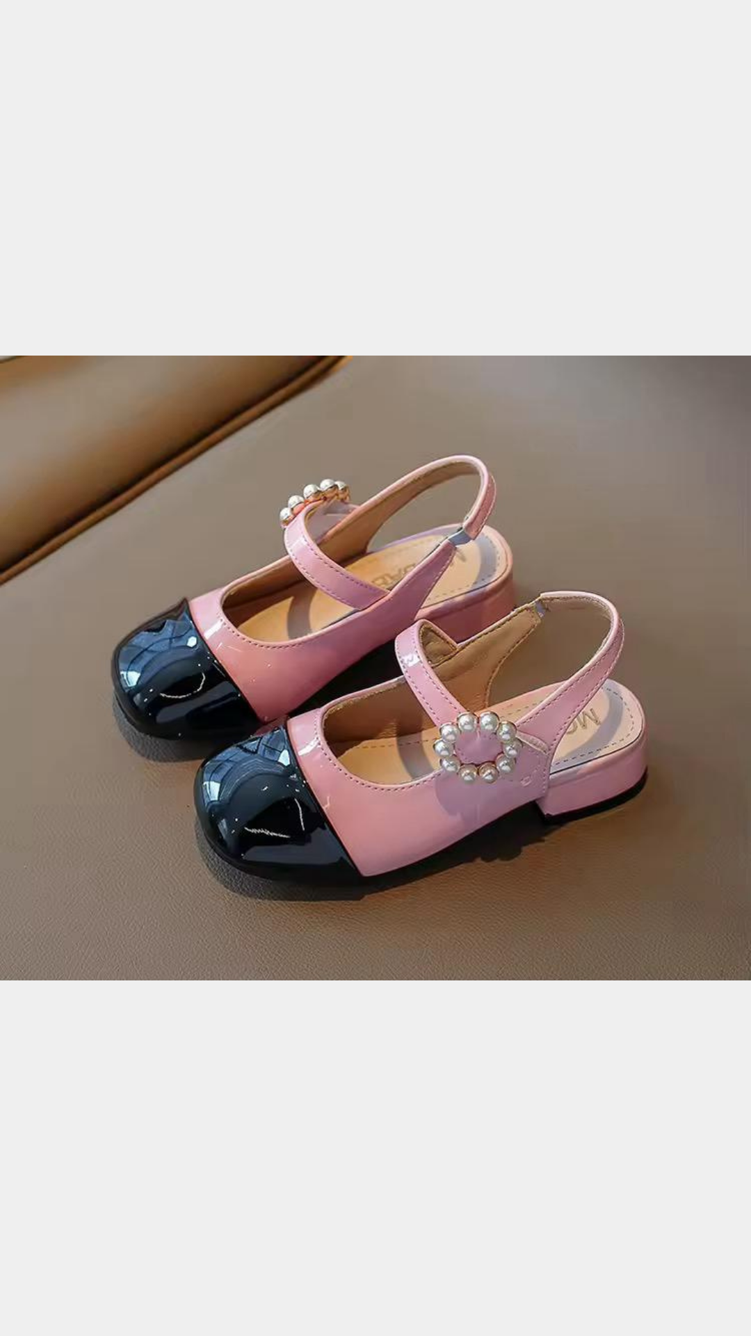 Pearly buckle sandals