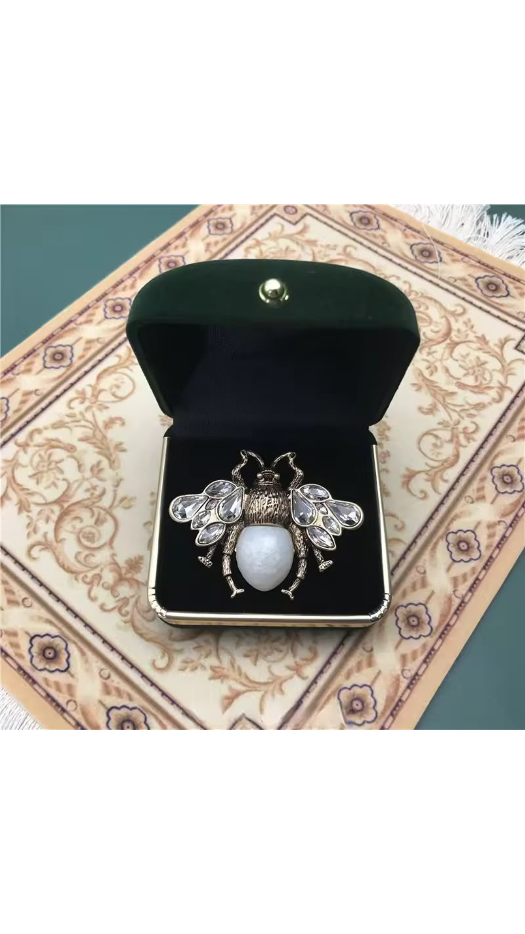 Bee brooch